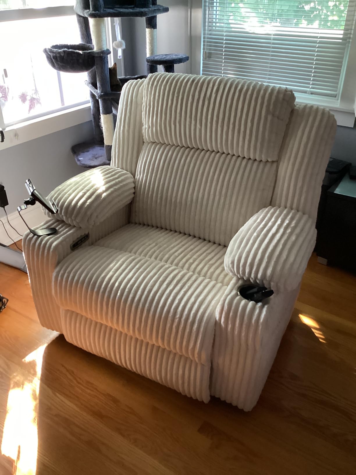 SINCRUMI Power Oversized Swivel Rocker Recliner with Dual Motor Adjustable Headrest for Adults, Glider Rocking Chair with Vibration and Heat, USB A&C Ports, Armrest Storage, Cup Holder, Cream White customer photo 1