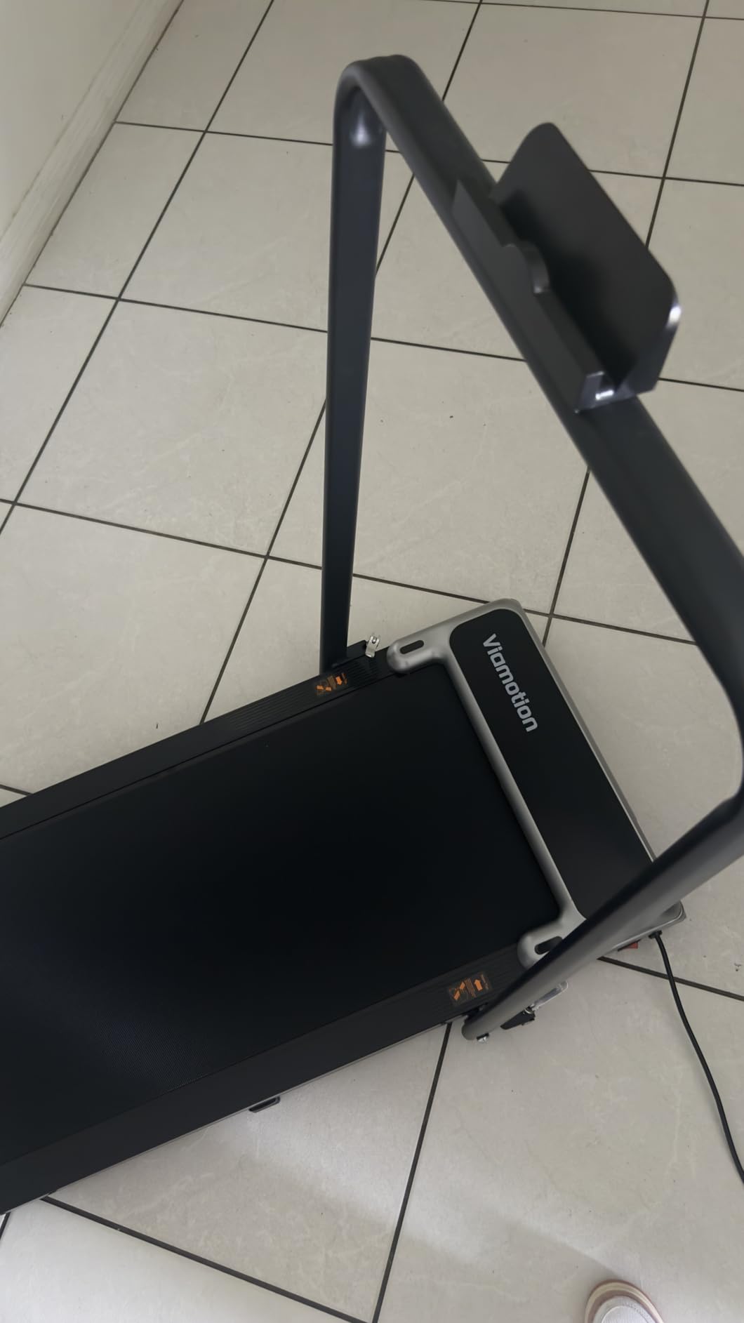 Walking Pad Treadmill with Handle Bar and Adjustable Incline, Compact Portable Treadmills for Home Office, 2.5HP Quiet Anti-Slip Under Desk Treadmills, 0.6-3.8 MPH Remote Speed Control customer photo 2