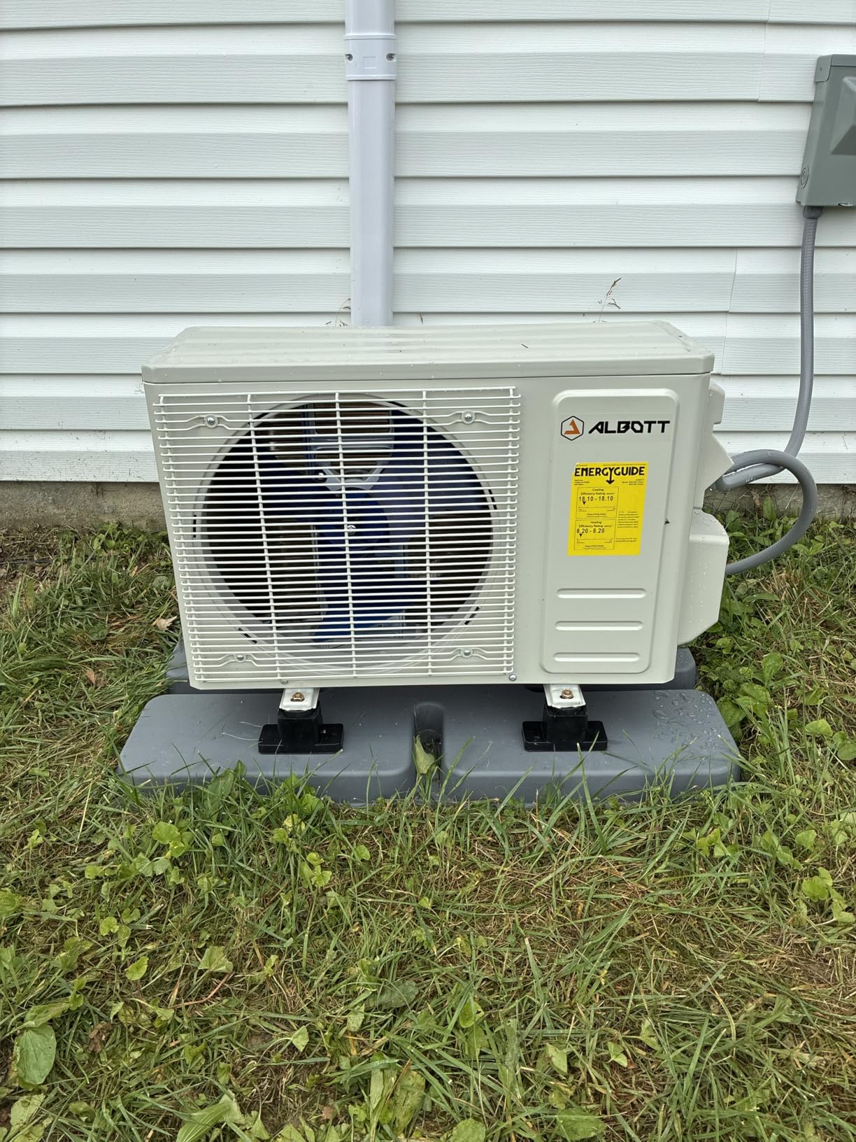 Albott 12,000 BTU Mini Split Air Conditioner and Heater SEER2 18, 115V customer photo 2