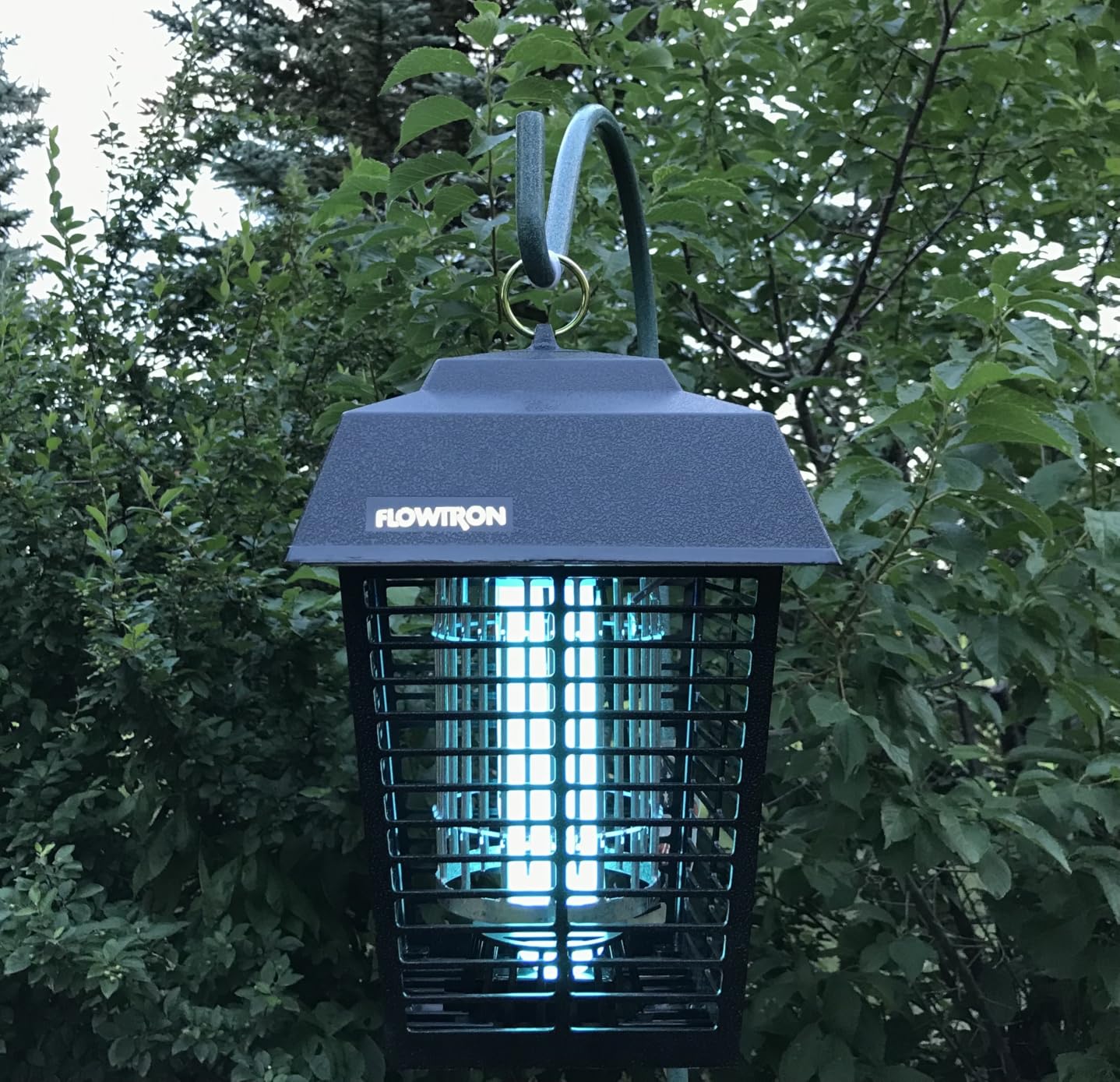 Flowtron Electric Bug Zapper 1/2 Acre Outdoor Insect Control with Dual Lure Method, 15W UV Light & Octenol Attractant for Fly & Mosquito, 5600V Kill Grid, Made in USA, UL Certified customer photo 1