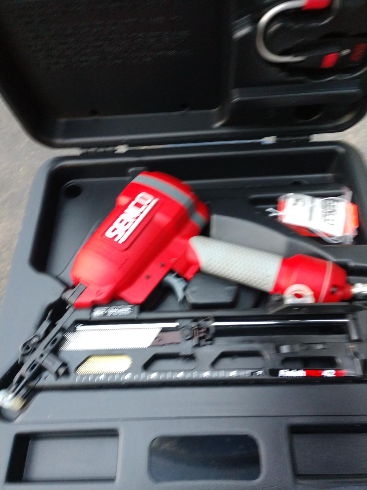 SENCO FinishPro 42XP 15 Gauge Pneumatic Finish Nailer customer photo 2