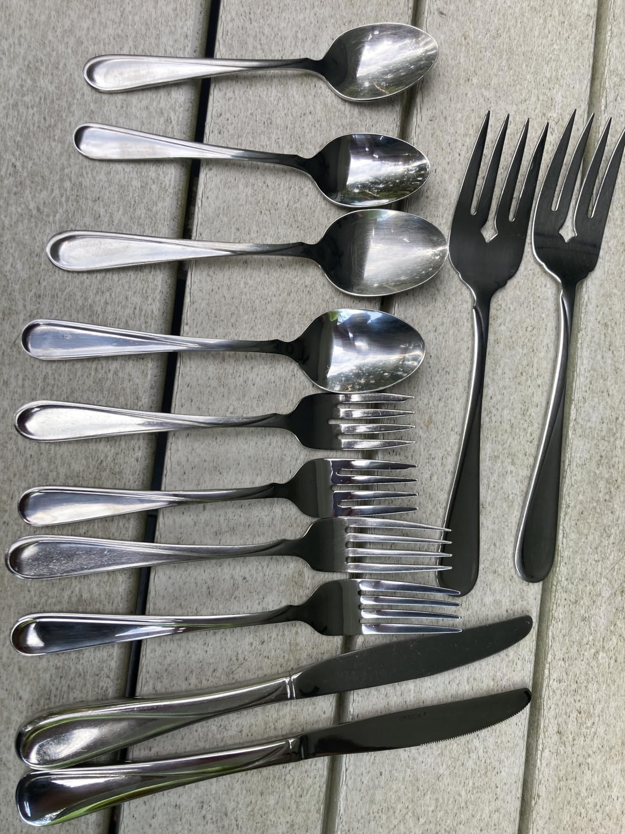 Oneida Silverware Set For 8, Flight 45-Piece Everyday Flatware Set with Serving Utensils, Service For 8, 18/0 Stainless Steel, Dishwasher Safe, Knives Spoons and Forks Set, Dining (Silver, 45 pieces) customer photo 2
