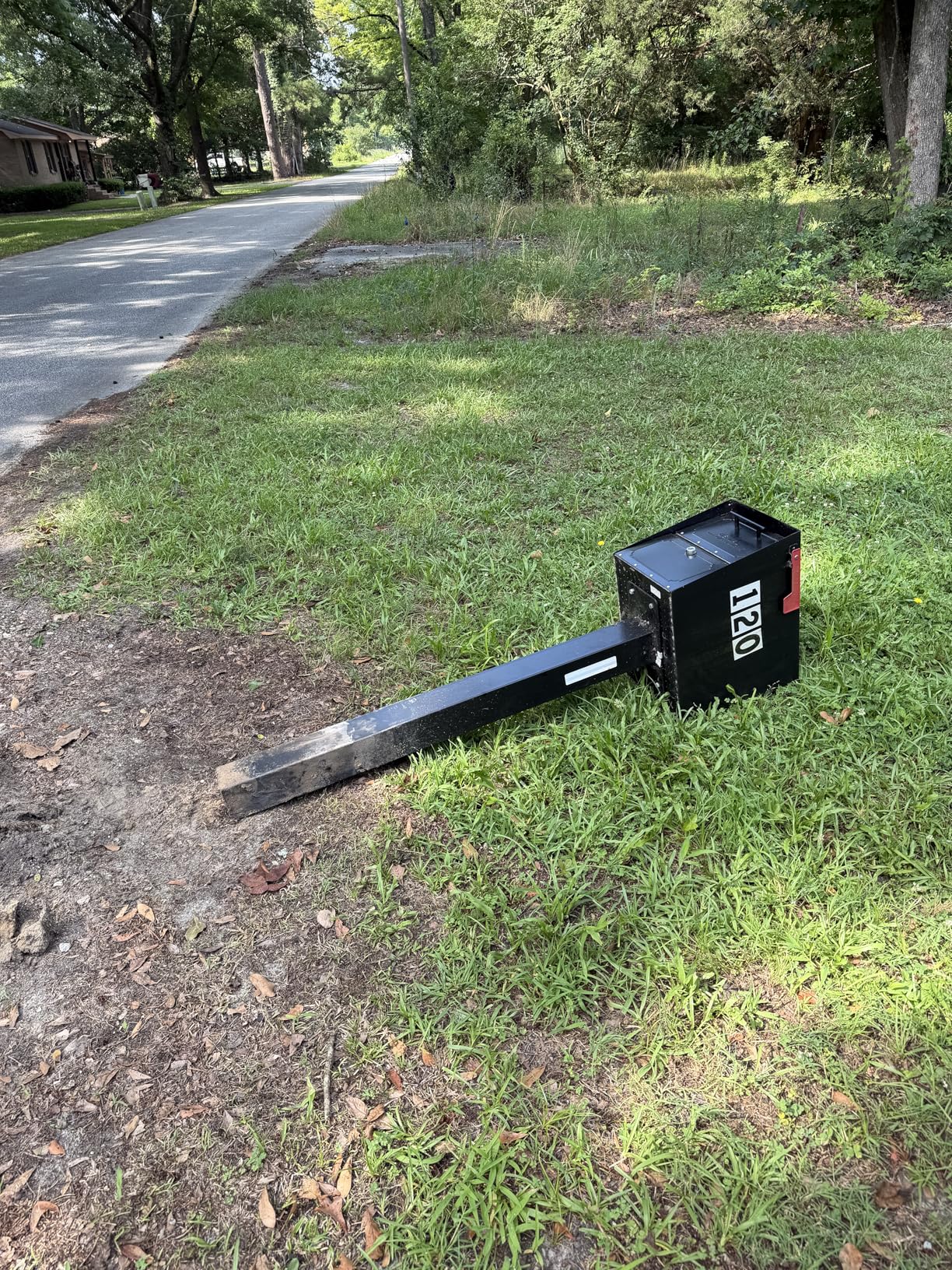 Architectural Mailboxes 6200B-10 Oasis Classic Locking Post Mount Parcel Mailbox with High Security Reinforced Lock, Black customer photo 1