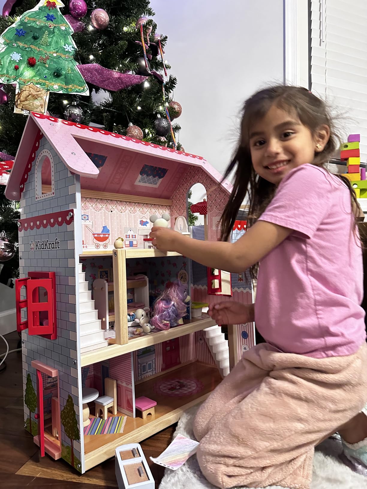 KidKraft Chelsea Doll Cottage Wooden Dollhouse with 16 Accessories | Working Shutters, Three Stories, Two Staircase, Balcony, For 5-Inch Dolls, Gift for Ages 3+ customer photo 1