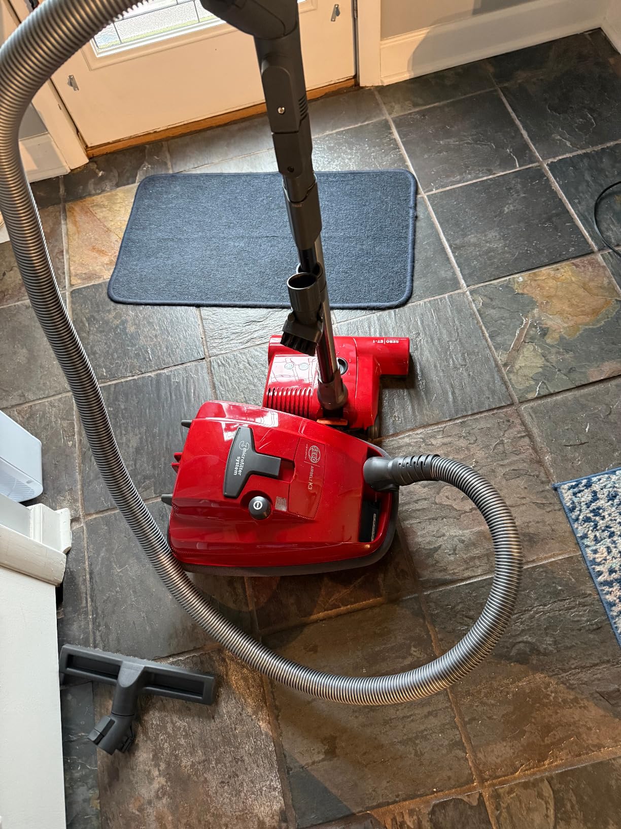 SEBO 9687AM AIRBELT K3 Premium Canister Vacuum Cleaner with 7-Year Motor Warranty, ET-1 Powerhead for Pets and Carpeting + Parquet Brush, 37-Foot Operating Radius, Made in Germany customer photo 1