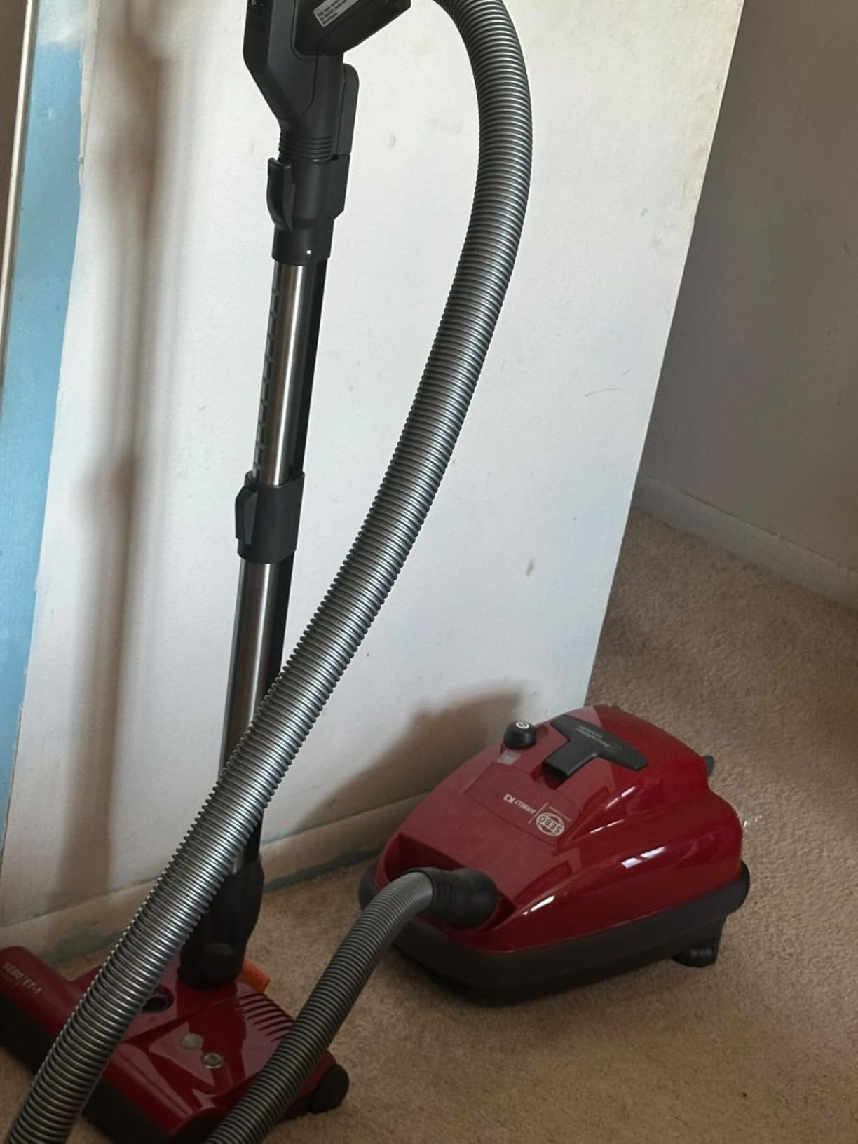 SEBO 9687AM AIRBELT K3 Premium Canister Vacuum Cleaner with 7-Year Motor Warranty, ET-1 Powerhead for Pets and Carpeting + Parquet Brush, 37-Foot Operating Radius, Made in Germany customer photo 2