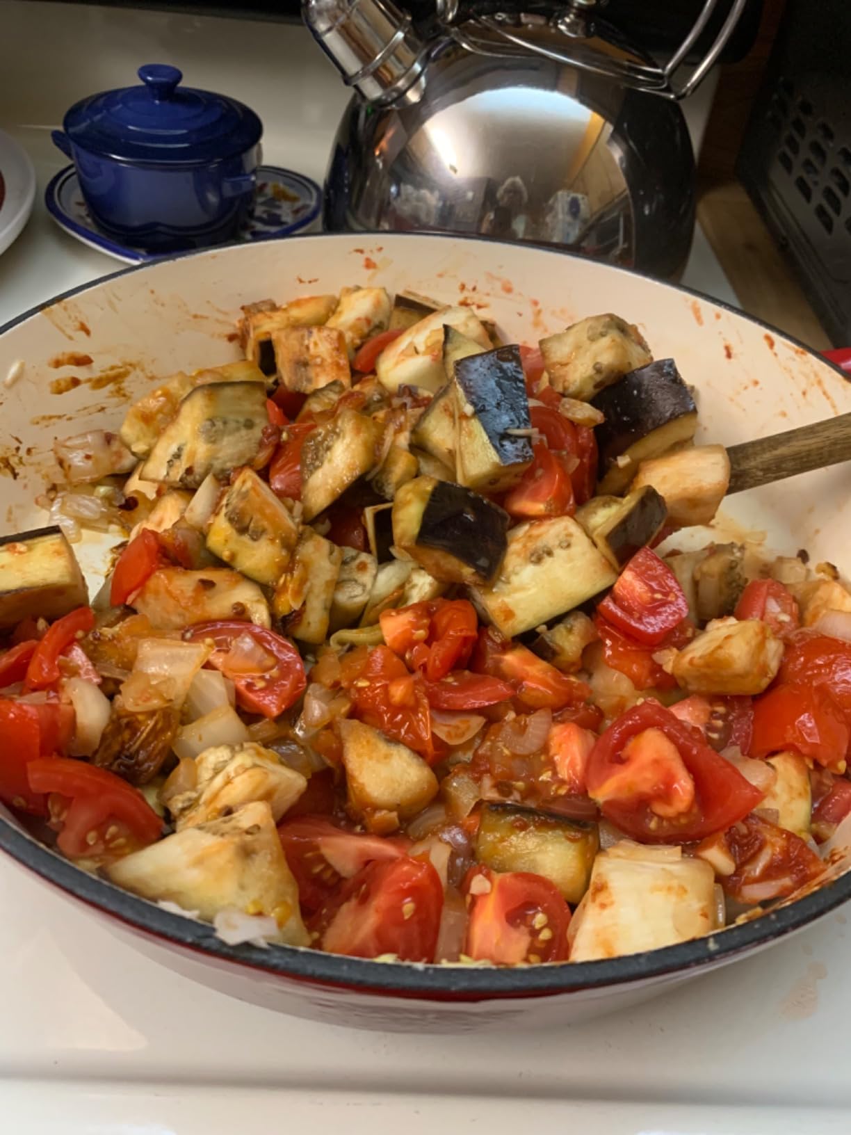 Tramontina Bestow Enameled Cast Iron 6.5-Qt Round Dutch Oven Pot with Lid, Blue customer photo 2