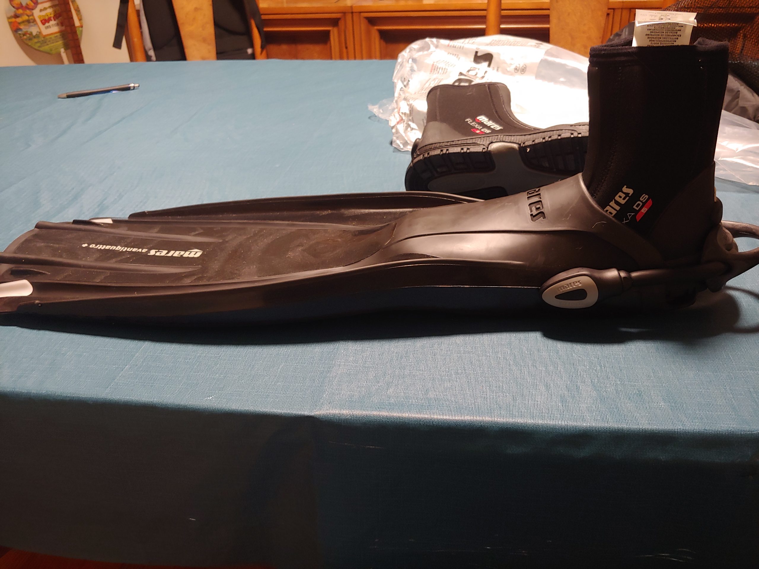 Mares Unisex Adults Avanti Quattro + Diving Fins - Durable Efficient Versatile Open-Heel Scuba Fins with Four-Channel Design & Bungee Strap customer photo 2