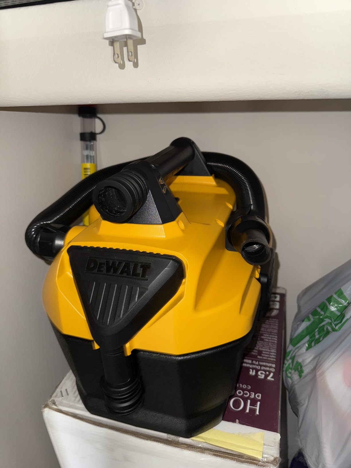DEWALT 20V MAX Cordless Shop Vac, Wet Dry Vacuum Cleaner, Portable 2 Gallon Wet Dry Vac customer photo 1