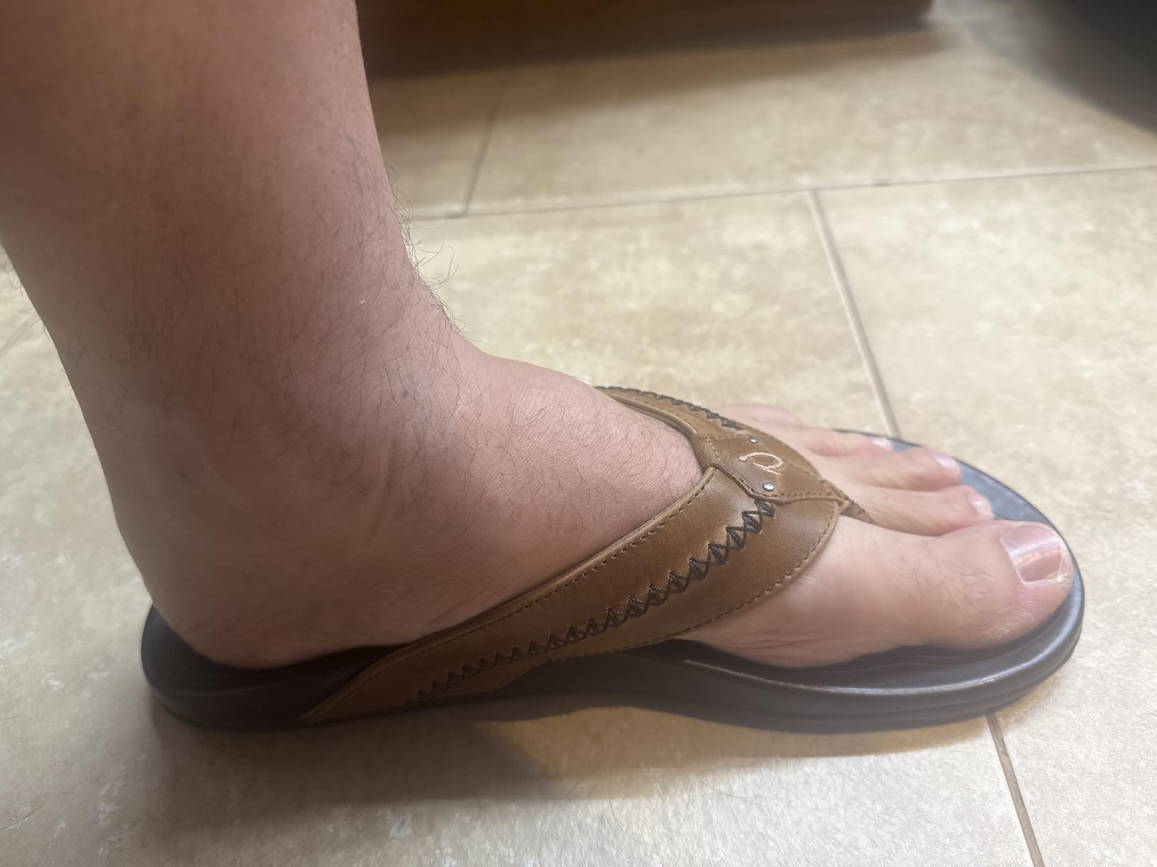 OluKai Mea Ola Men's Leather Beach Sandals, Soft & Durable Flip Flops | Arch Support & Comfort Fit, Enhanced Grip & Traction customer photo 1