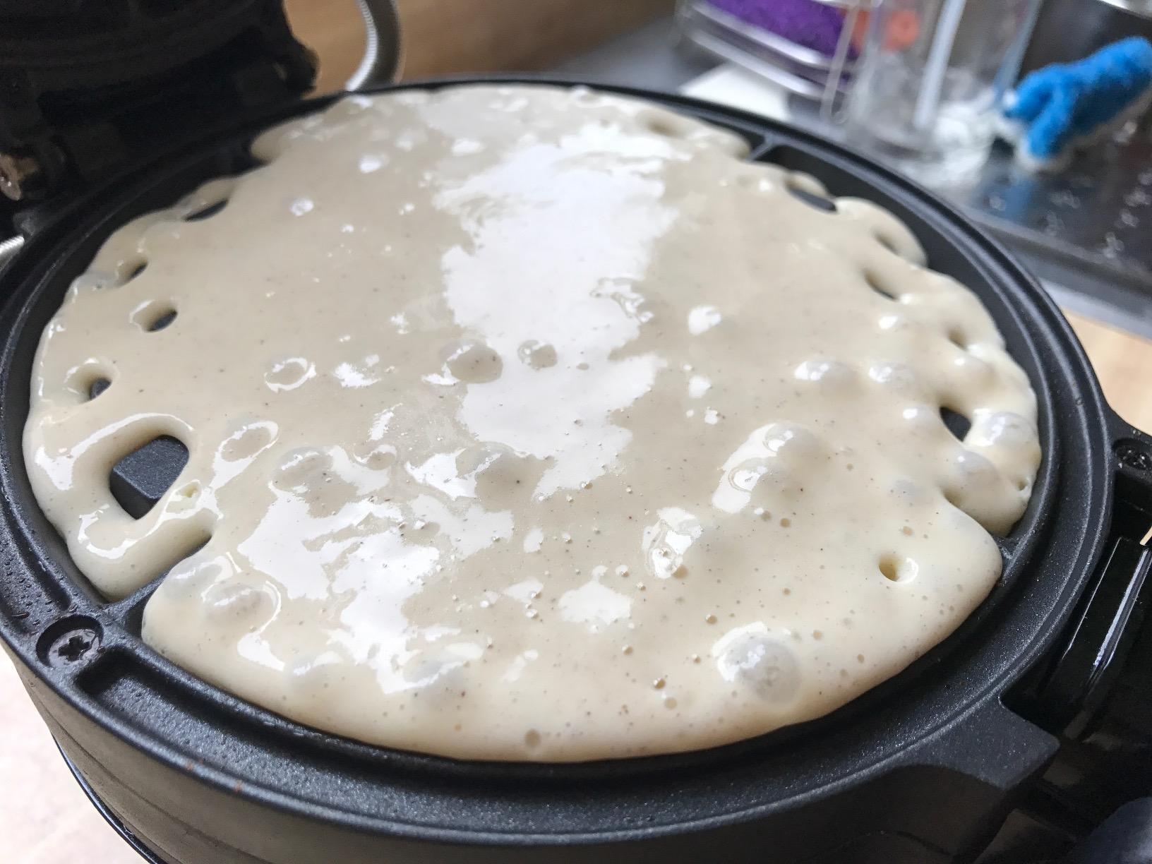BLACK+DECKER Rotating Belgian Waffle Maker customer photo 2