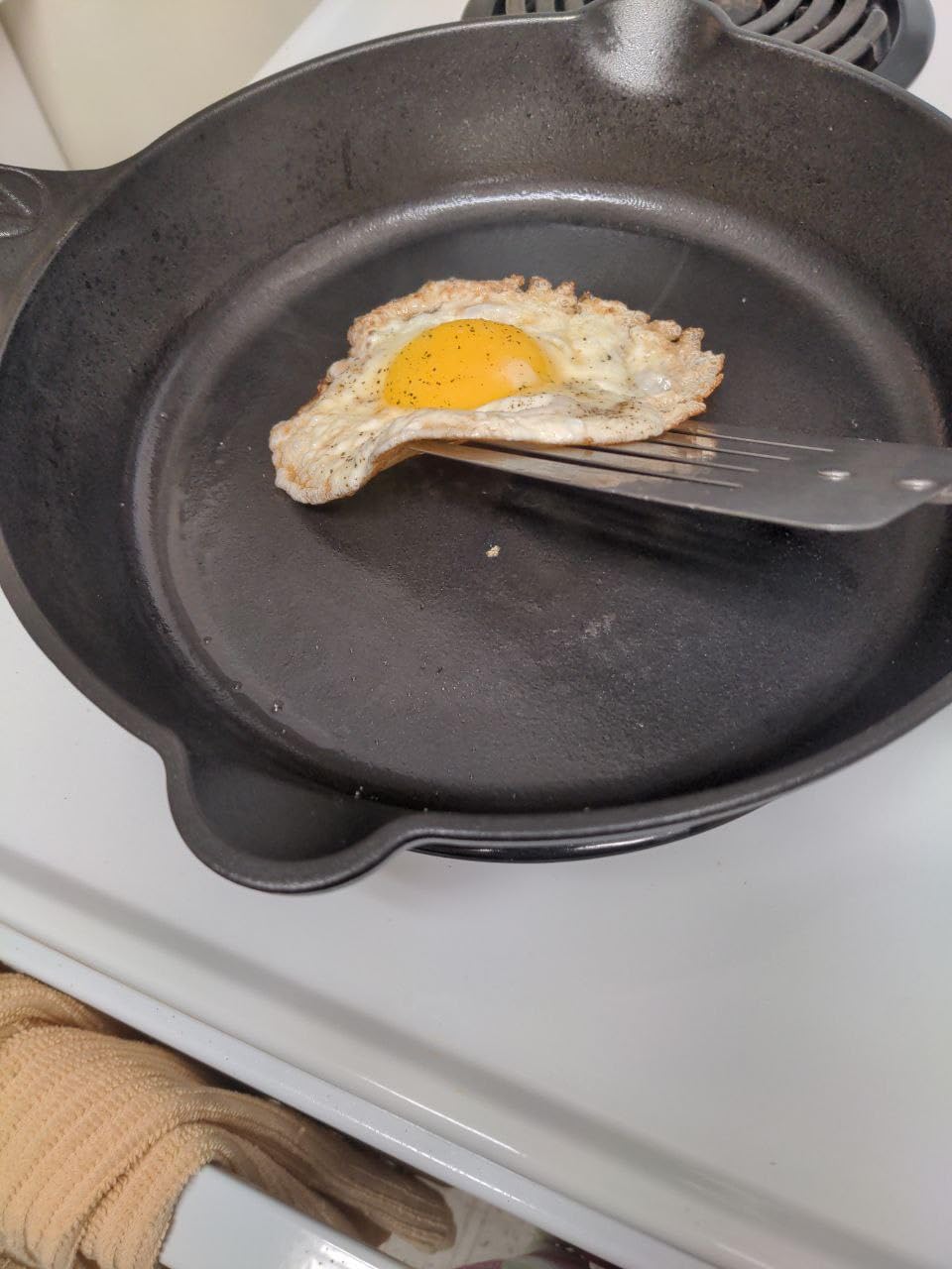 Victoria 12-Inch Cast Iron Skillet, Pre-Seasoned Cast-Iron Frying Pan with Long Handle, Made in Colombia customer photo 2