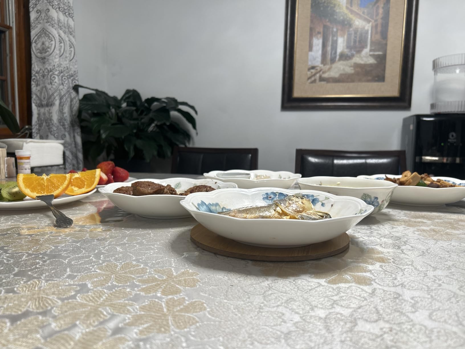 Lenox Butterfly Meadow Porcelain 28-Piece Dinnerware Set for 4 | ceramic, dishwasher safe, microwave safe | plates and bowls sets for kitchen and dining | 11 inch plate customer photo 2