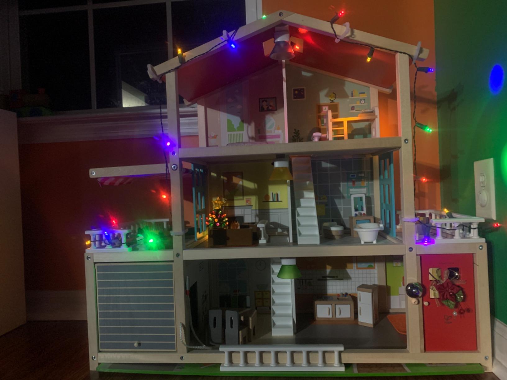 Doll Family Mansion| Award Winning 10 Bedroom Doll House, Wooden Play Mansion with Accessories for Ages 3+ Years (Hape) customer photo 1