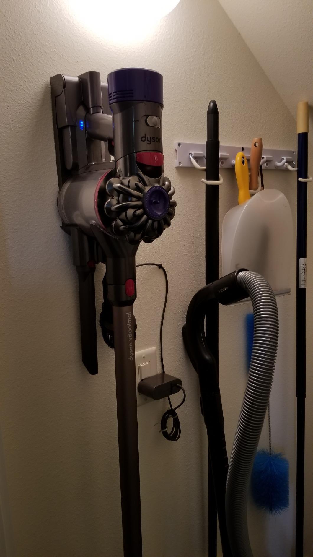 Dyson V8 Animal Cordless Stick Vacuum Cleaner, Iron customer photo 1