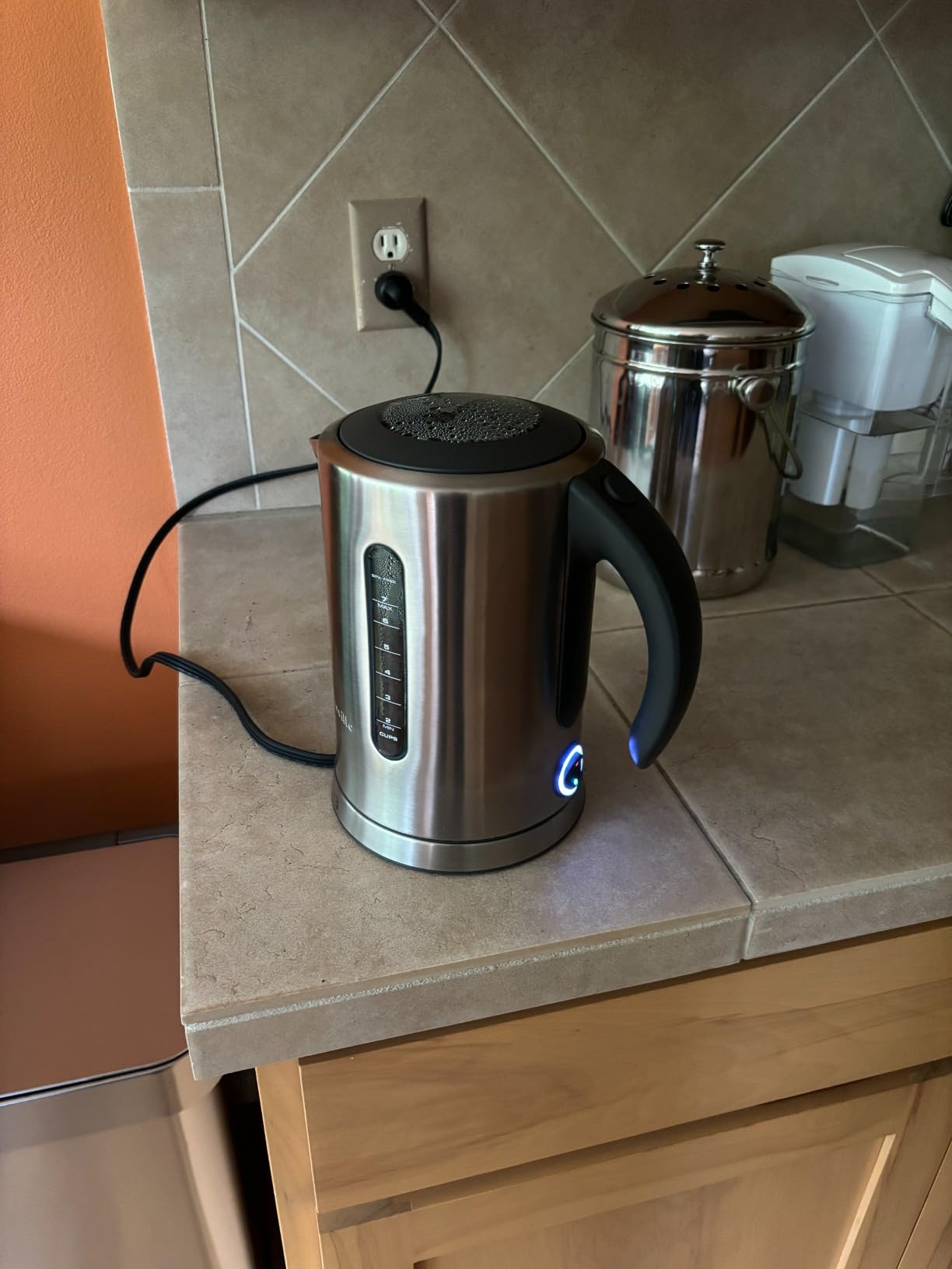 Breville BKE700BSS Soft Top Pure Hot Water Kettle, Brushed Stainless Steel customer photo 1