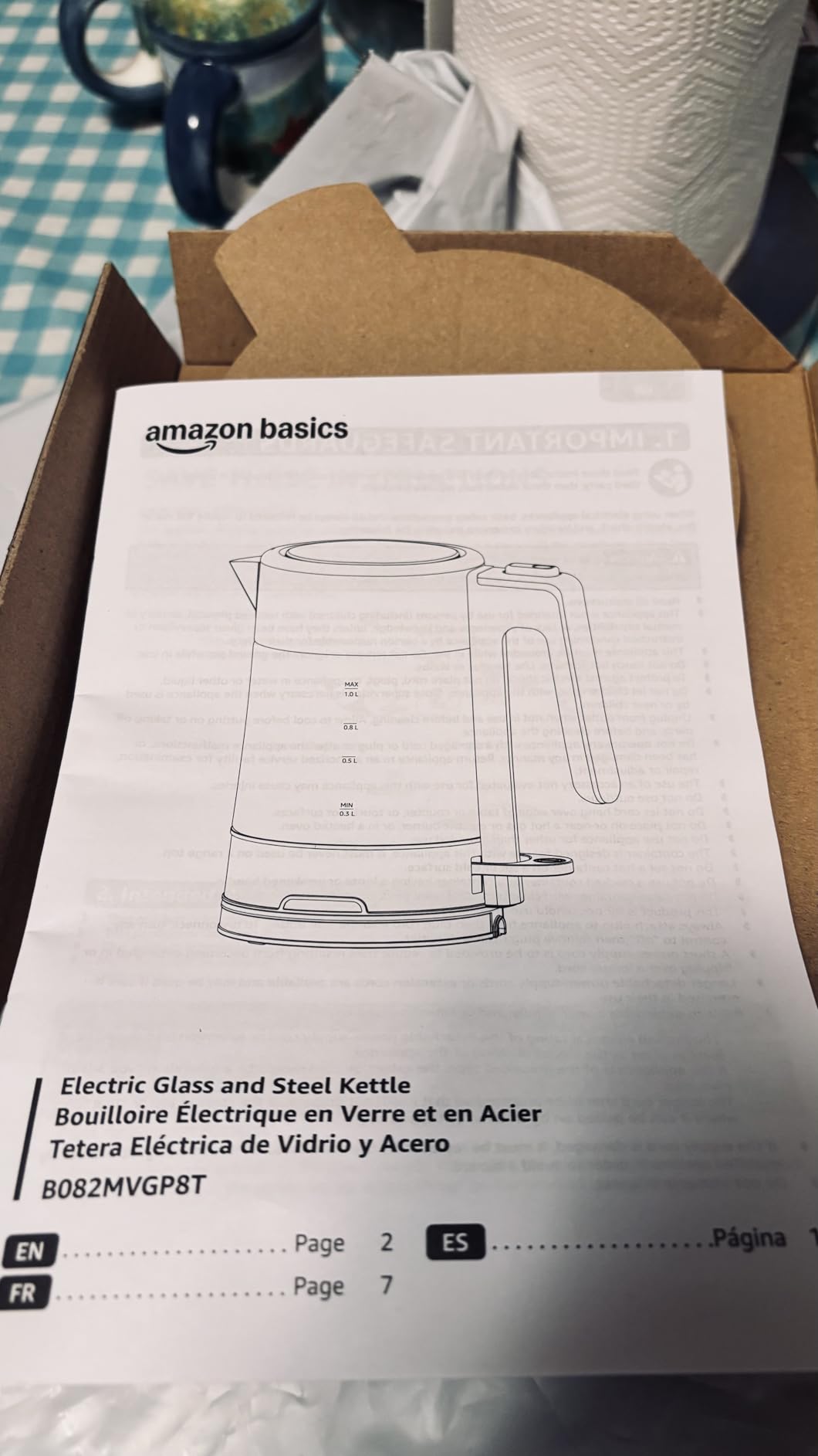 Amazon Basics Electric Kettle with Glass Carafe, 1.7 Liter, 1500W customer photo 2