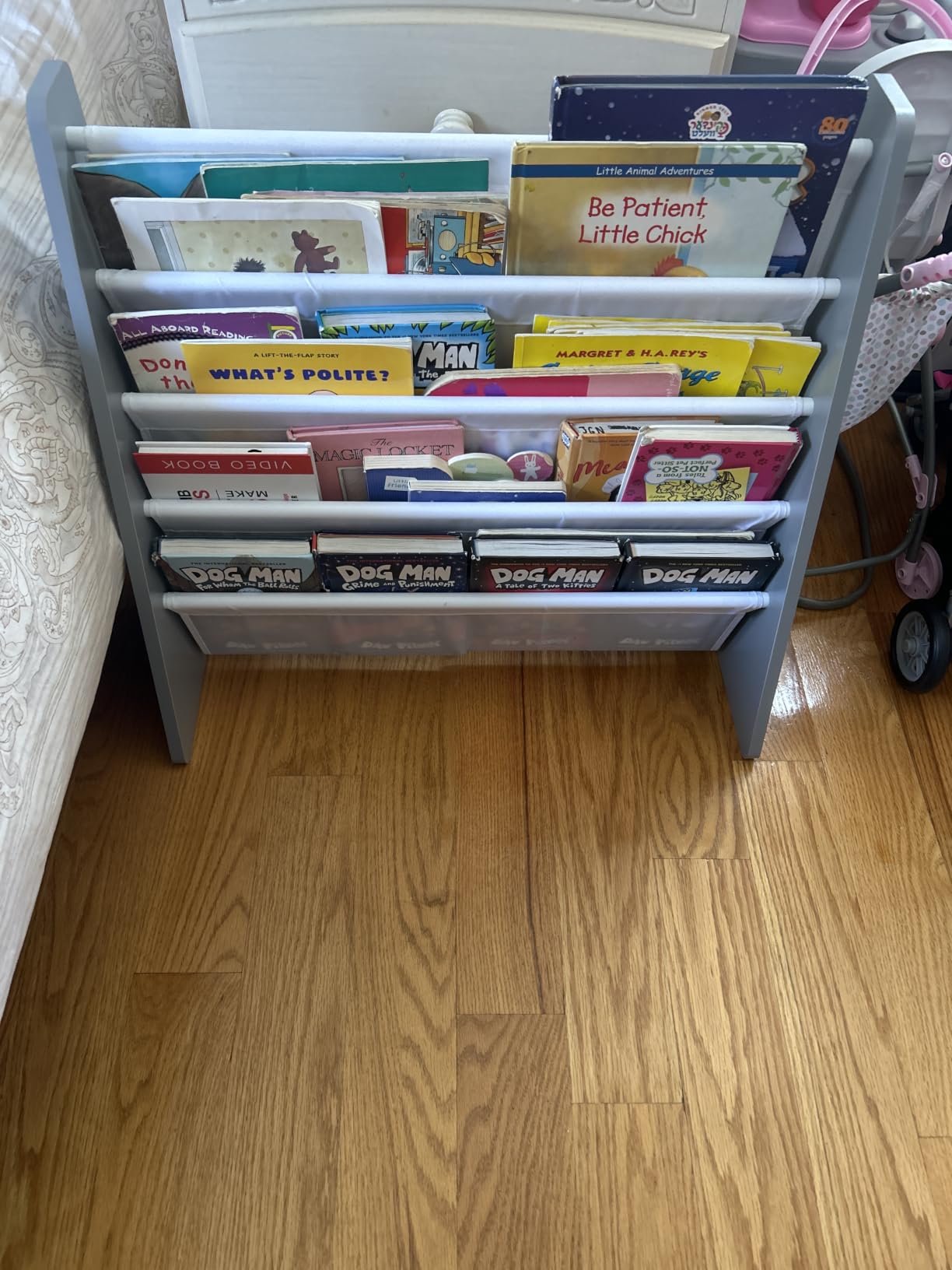 Humble Crew Kids Bookshelf, 4-Tier Front-Facing Book Display Organizer, Montessori Toddler Bookcase for Playroom, Bedroom & Reading Corner, Natural Wood/White customer photo 1