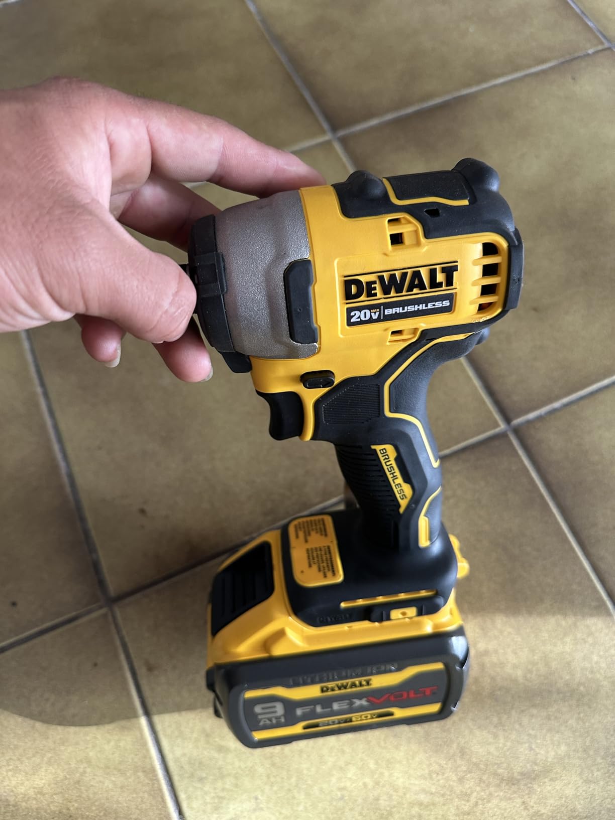 DEWALT ATOMIC 20V MAX Impact Driver, Cordless, Compact, 1/4-Inch, Tool Only (DCF809B) customer photo 2