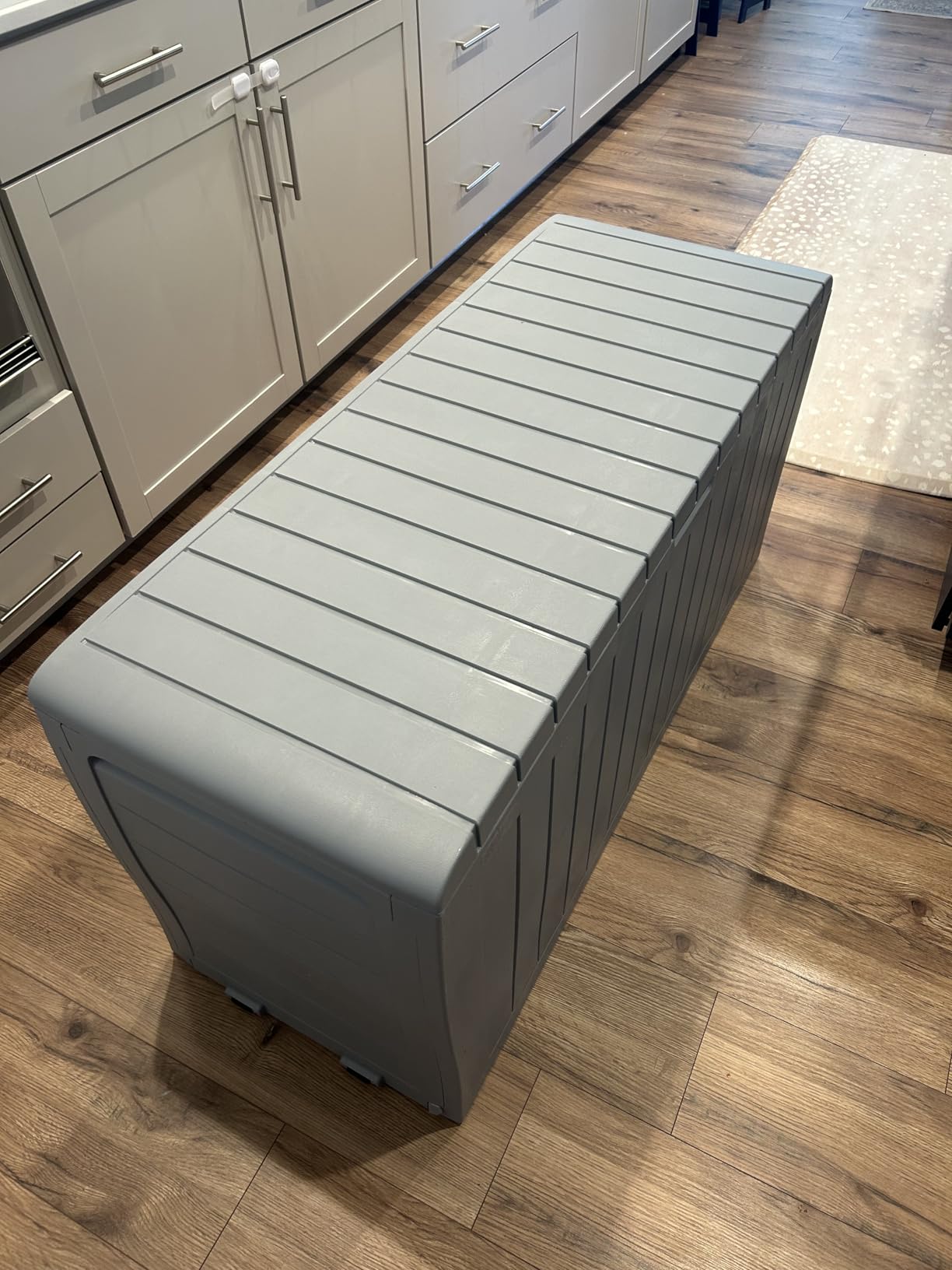 Keter Marvel Plus 71 Gallon Resin Deck Box for Patio Storage Box Outdoor Cushions, Throw Pillows, Garden Tools and Pool Accessories, Dark Grey | Weatherproof, Lockable, Durable customer photo 2