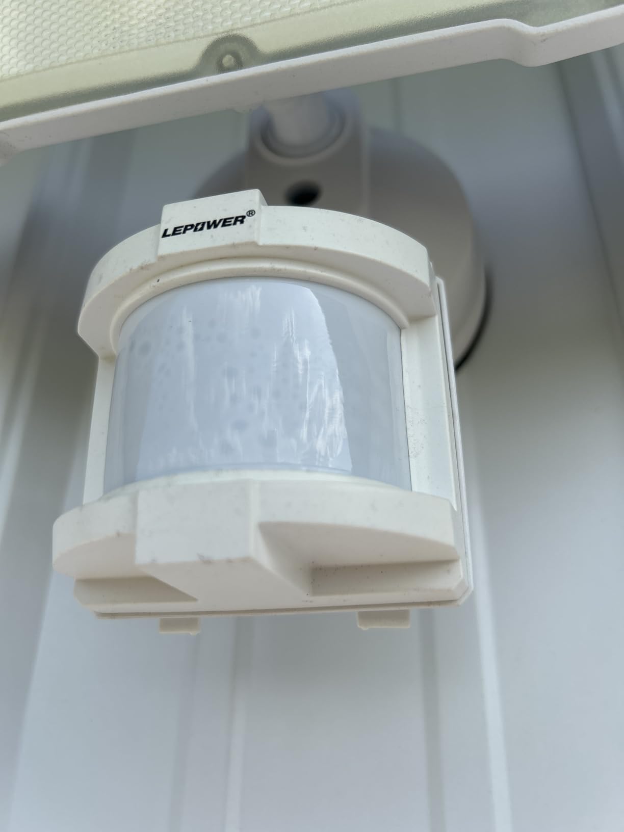 LEPOWER LED Security Light Motion Sensor Outdoor Lights, Bright 38W 4200LM | 72 FT Range, IP65, Easy to Install, 180 Degree Motion Sensor, 5500K, 3 Head Detected Waterproof Flood Light for Garage, Yard, Porch customer photo 2