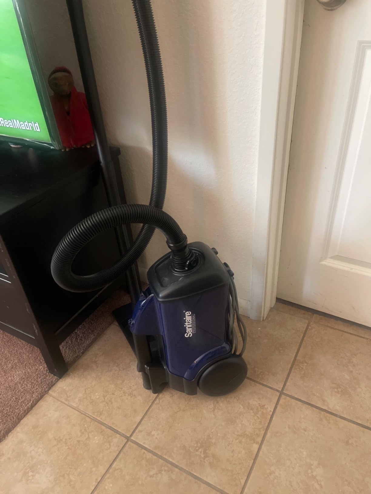 Sanitaire Professional Compact Canister Vacuum Cleaner, SL3681A customer photo 1