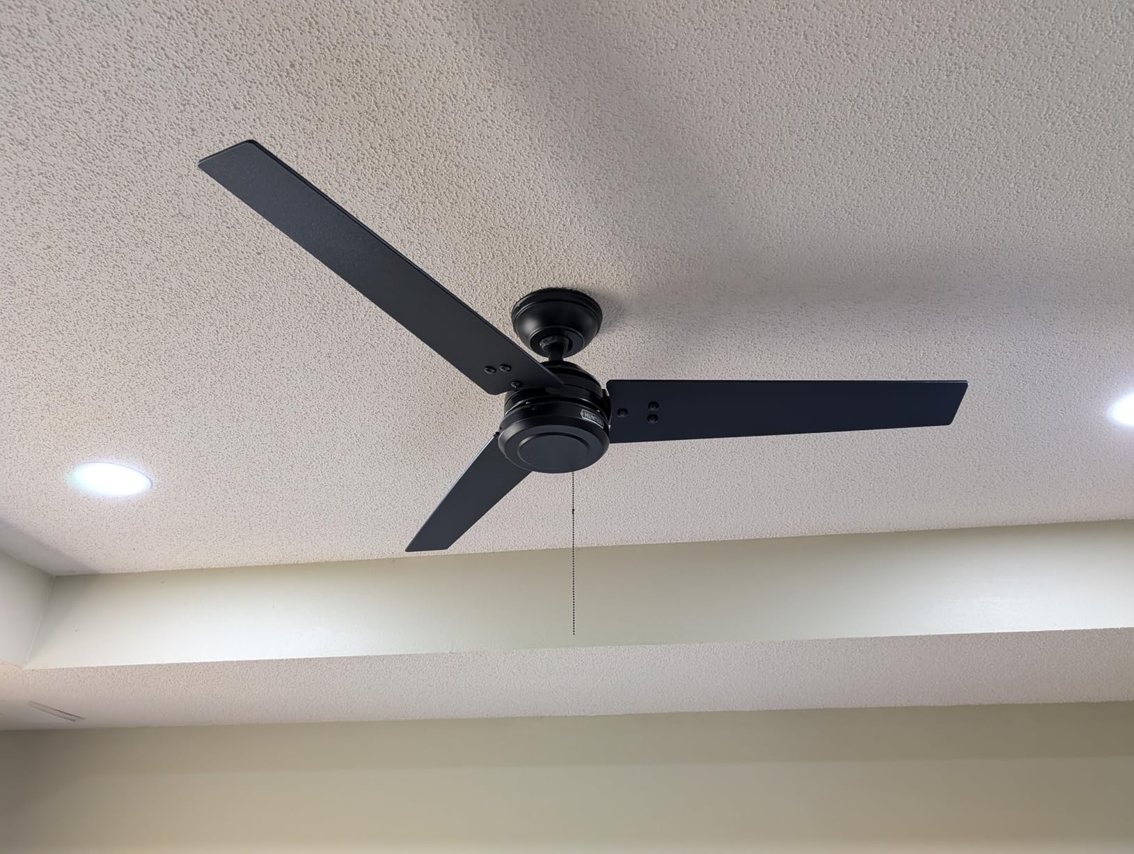 Hunter Cassius Outdoor or Indoor Ceiling Fan, 44 inch, Matte Black, No Light, Pull Chain, 3 Blades, For Living Room, Patio, Porch, Garage, 50260 customer photo 1
