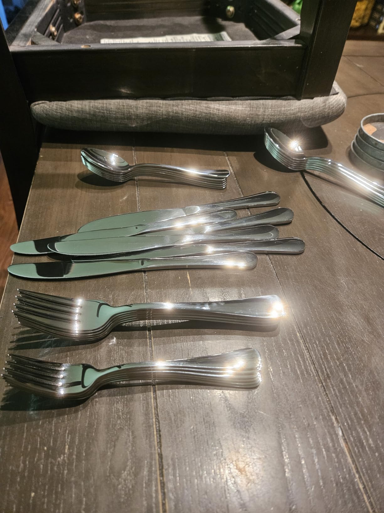 Silverware Set for 8, 40 Piece Stainless Steel Flatware Utensil Cutlery Set, Heavy Duty Steak Knife Fork and Spoon, Dishwasher Safe, Gift Package for Wedding Housewarming customer photo 1