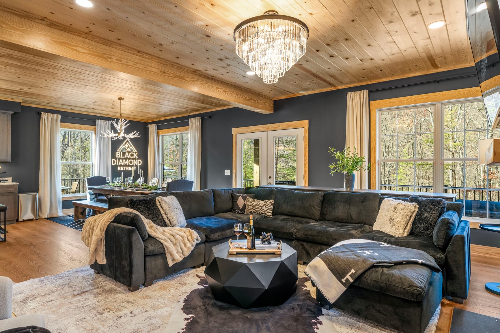 A AXILIXI Modern Crystal Chandeliers 24