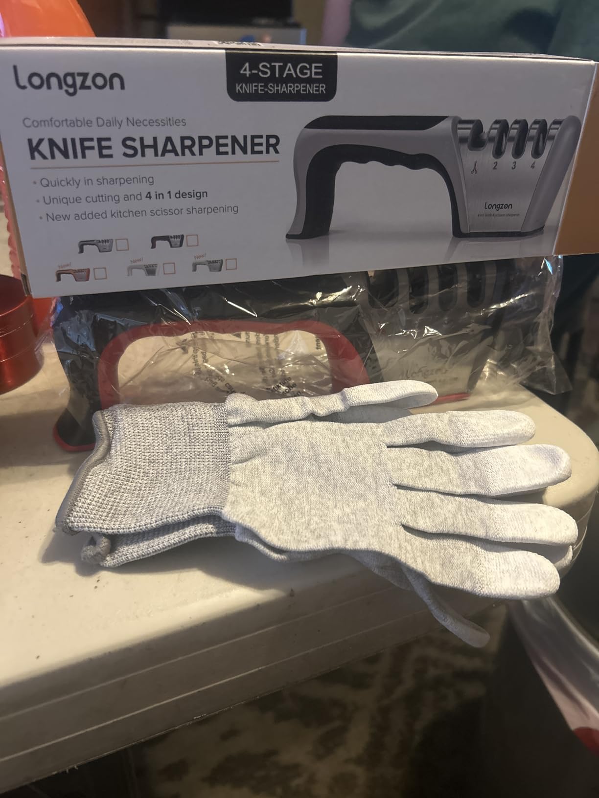 Longzon 5-in-1 Knife Sharpener 4 Stage with Cut-Resistant Glove, Quickly Sharpens & Restores Dull Blades, Easy & Safe for Home Kitchen Use, Fits Most Knives and Scissors, Black+Silver customer photo 2