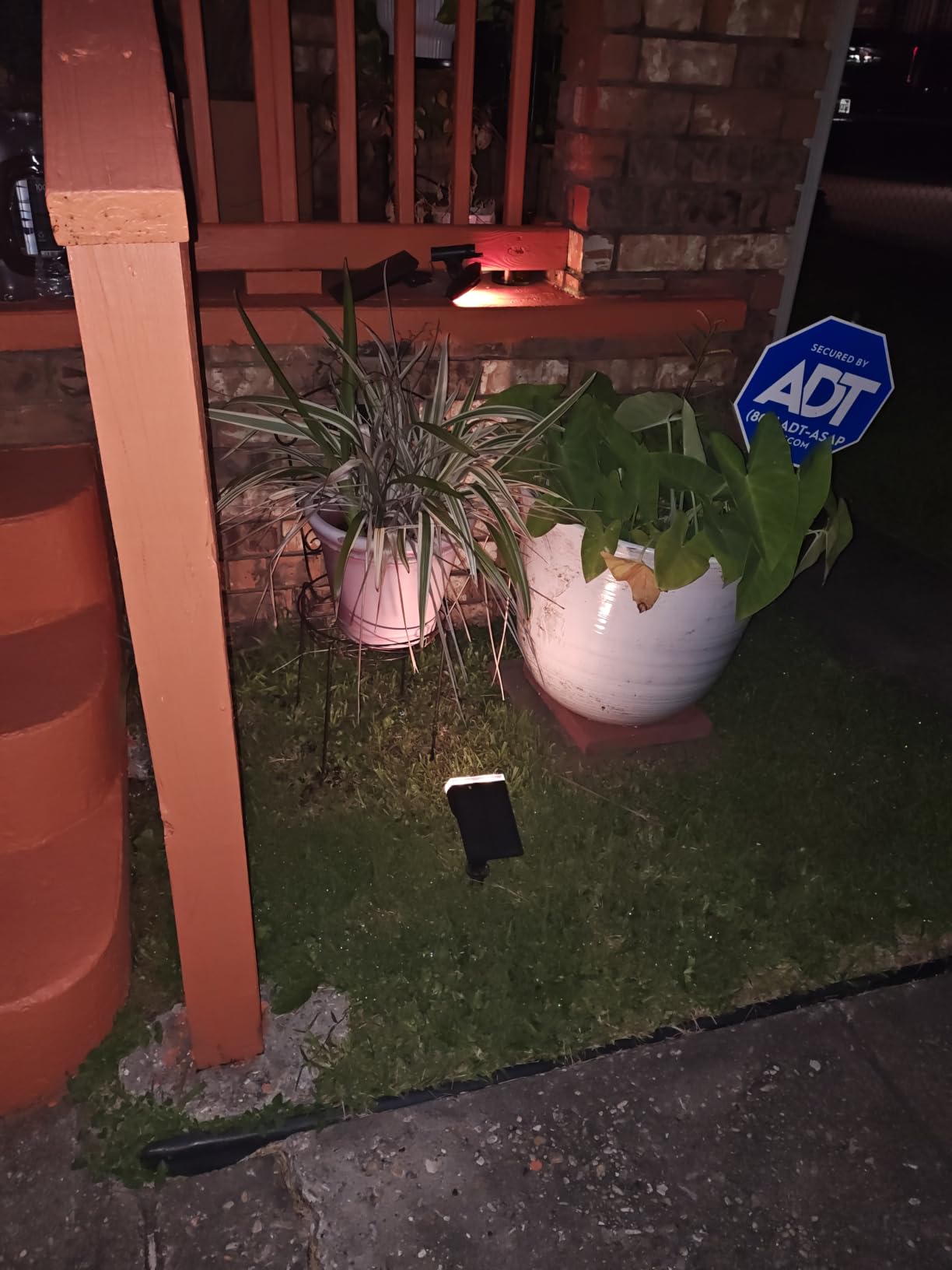Linkind Solar Lights Outdoor Waterproof LED Spotlights Warm White 6 Pack | Starray, 3 Lighting Modes, 650LM, 3000K, Dusk to Dawn, In-Ground Wall-Mounted for Landscape Yard Garden Tree Flag Pathway customer photo 1