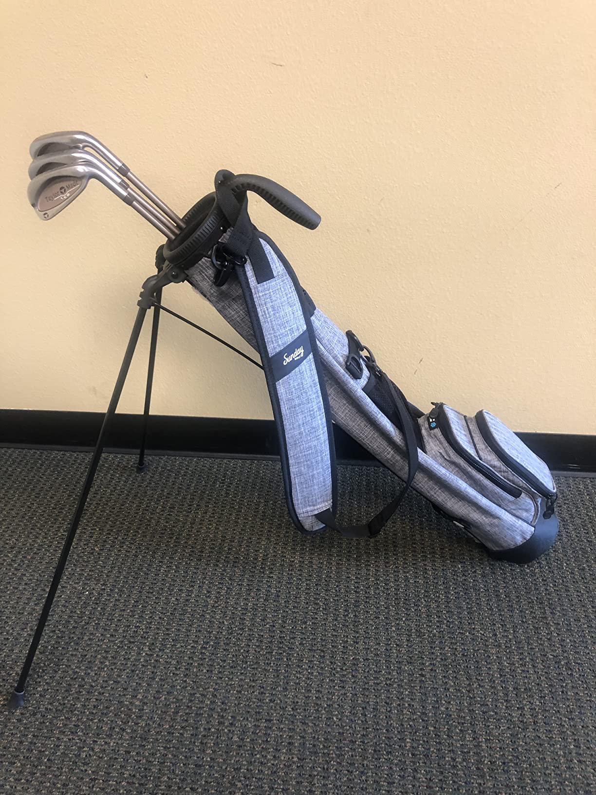 The Original Sunday Golf Loma Bag, 31 Inches | Lightweight Golf Bag, With Strap & Stand, Easy to Carry, For Driving Range, Par 3 & Executive Courses customer photo 2