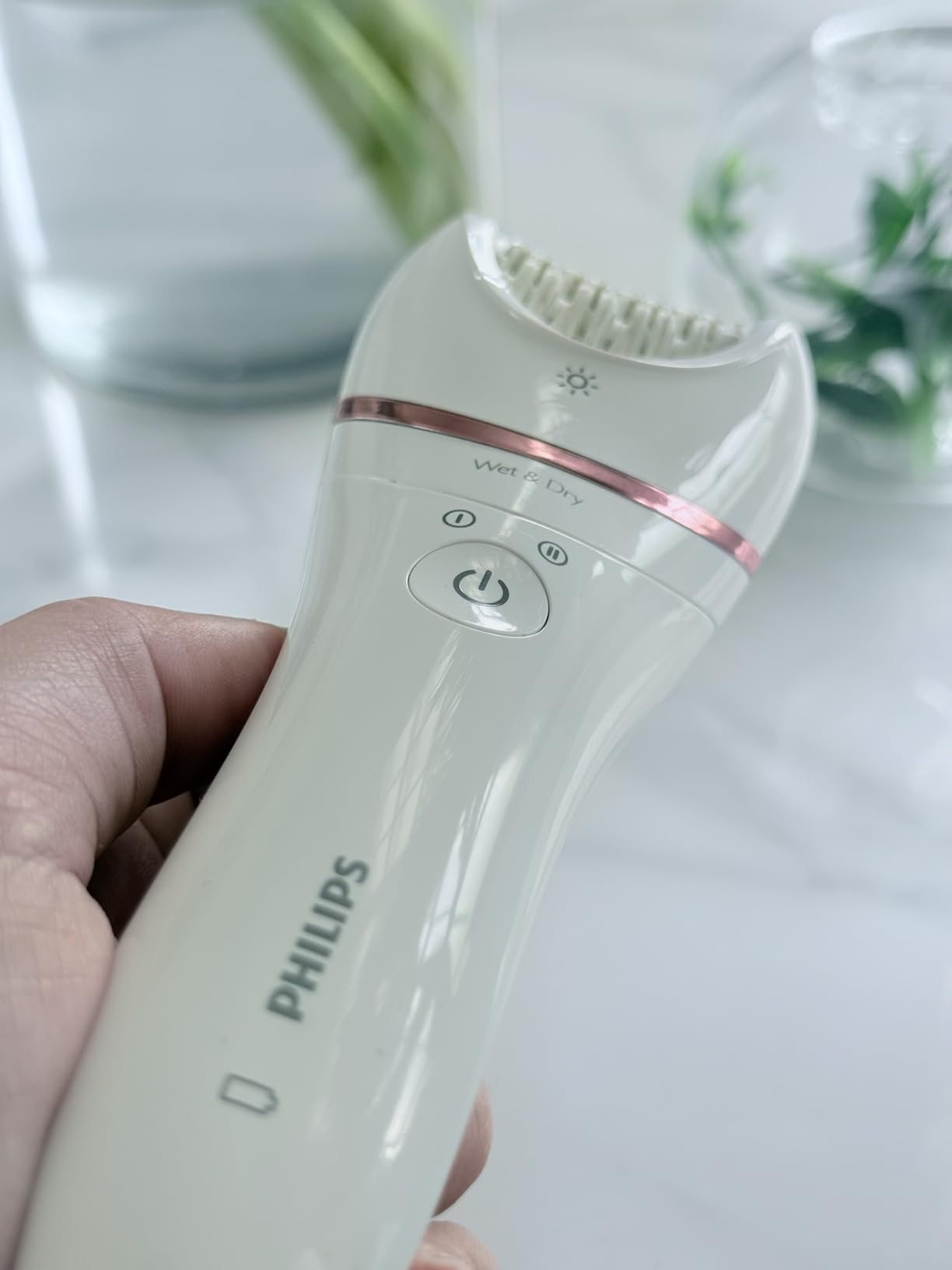 Philips Epilator Series 8000, Wet & Dry, 3-in-1 with Shaver & Trimmer Attachments for Women, 8 Accessories Included, BRE720/14 customer photo 1