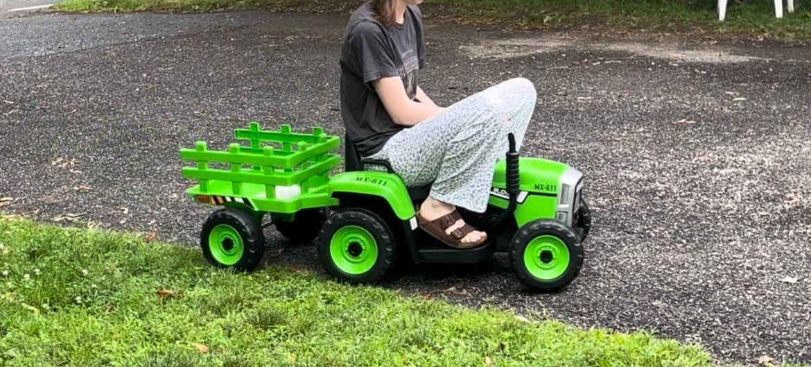 HONEY JOY Ride On Tractor with Trailer, Toddler 3-Gear-Shift Ground Loader, LED Lights, Horn, Music, 12V Battery Powered Electric Toy Tractor with Remote Control (Pink) customer photo 1