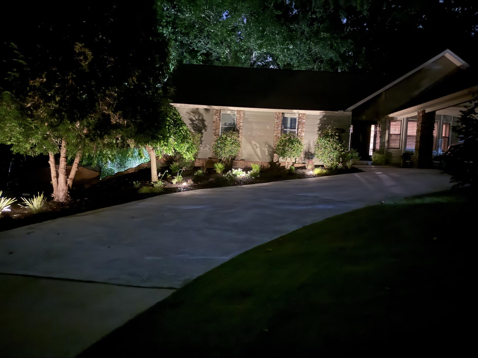 Solar Light Outdoor, IP68 Waterproof, 65 LED, Cool White, 6 Pack | 3 Lighting Modes, 6 Pack Solar Spotlights for Outside Yard Garden Pathway Landscape Walkway Driveway Garage House Lawn customer photo 2