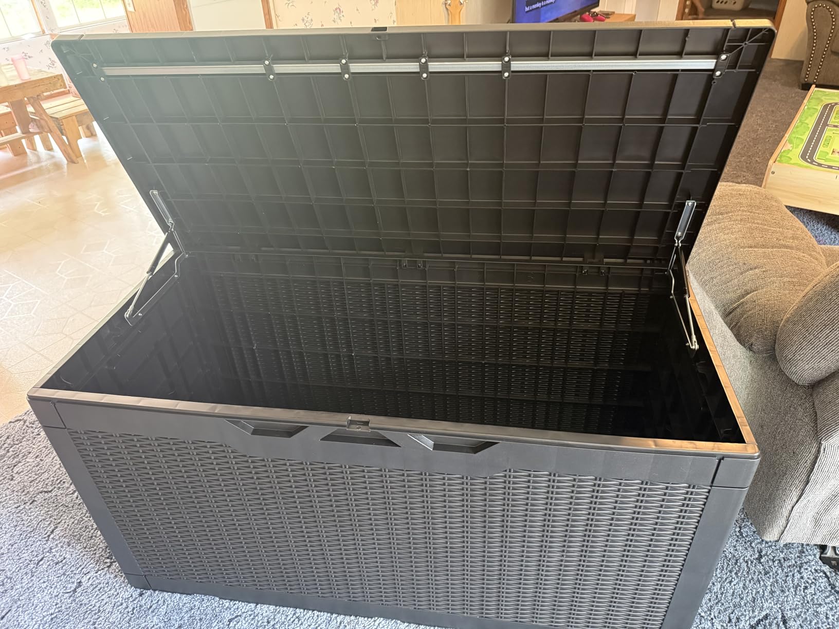 Devoko 100 Gallon Waterproof Large Resin Deck Box Indoor Outdoor Lockable Storage Container for Patio Furniture Cushions Garden Tools (100 Gallon, Black) customer photo 2