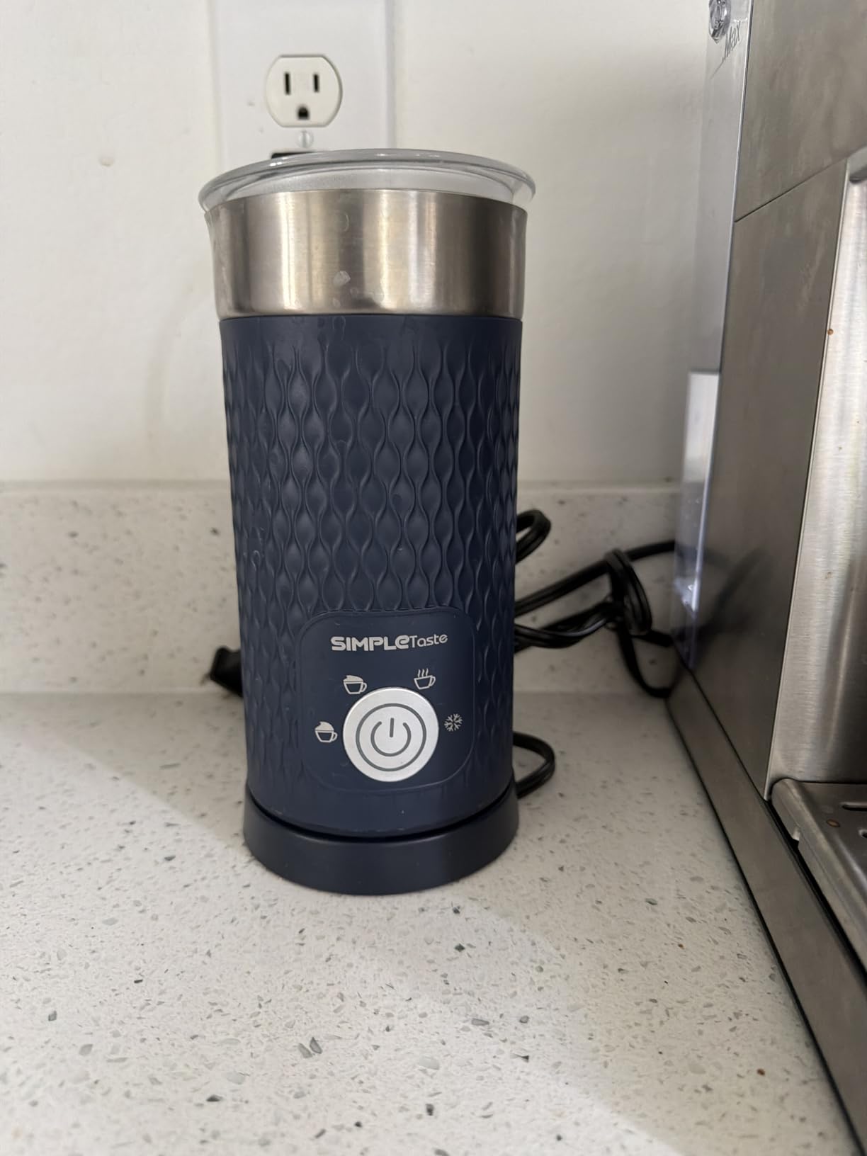 SIMPLETASTE Milk Frother, 4-in-1 Electric Milk Steamer, Automatic Warm and Cold Foam Maker and Milk Warmer for Latte, Cappuccinos, Macchiato customer photo 1