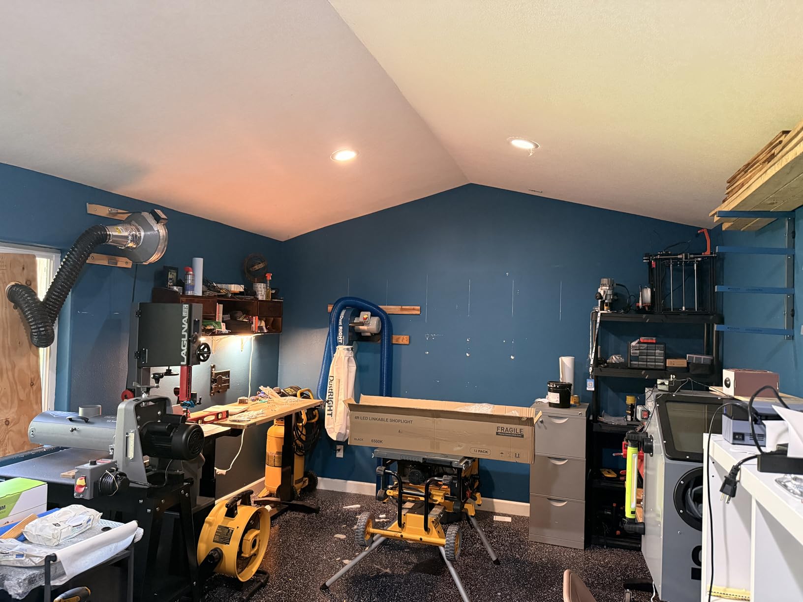 BBOUNDER 12Pack 4FT LED Shop Light, Reflector, 6500K Linkable, 40W=250W ETL | 4400LM, Surface or Hanging Mount, 48 Inch Utility Super Bright Shop Lights for Garage Workshop Car Detailing & DIYers, Black customer photo 1