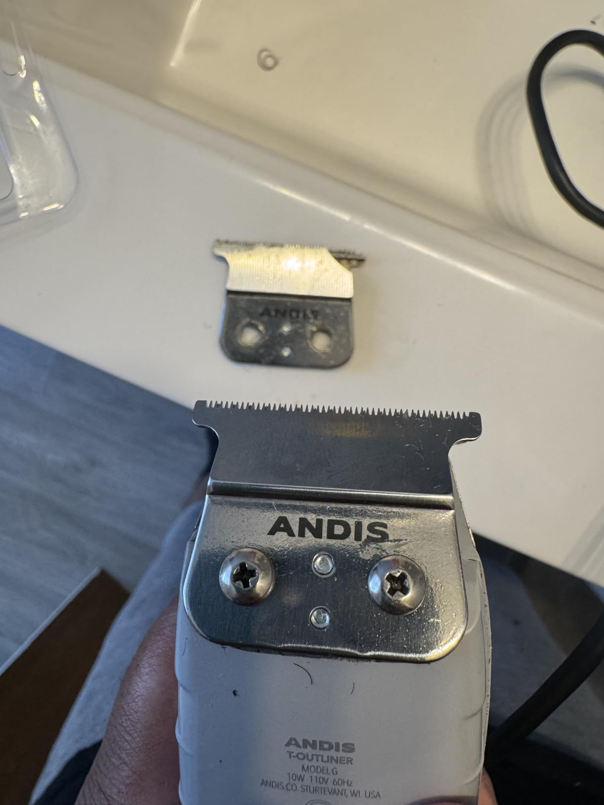 Andis 04780 Professional T-Outliner Beard & Hair Trimmer for Men with Carbon Steel T-Blade, Bump Free Technology customer photo 2