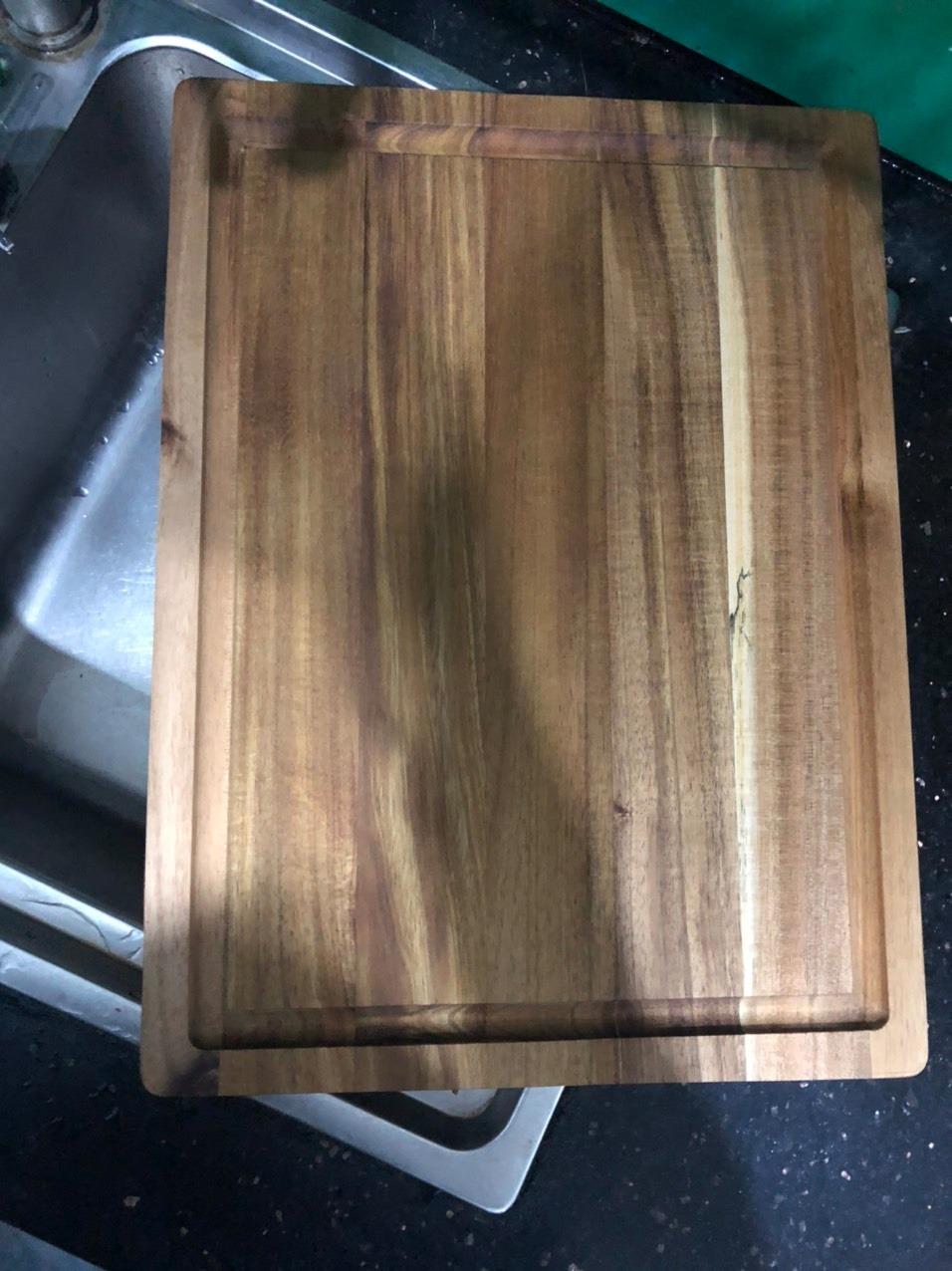 Acacia Wood Cutting Board (17x13x1.5in) and Wooden Butcher Block, Chopping Board - Reversible Multipurpose For Meat, Cheese Board, Vegetables, Bread...with Juice Groove, Cracker Holder & Inner Handles customer photo 2