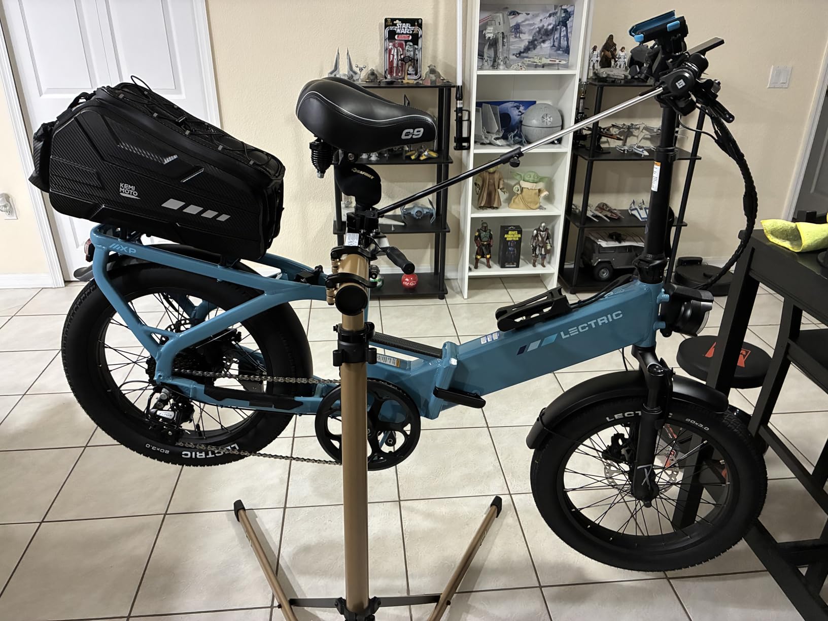 VEVOR Bike Repair Stand, 66 lbs Heavy-duty Aluminum Bicycle Repair Stand, Adjustable Height Bike Maintenance Workstand with Magnetic Tool Tray Telescopic Arm, Foldable Bike Work Stand customer photo 2