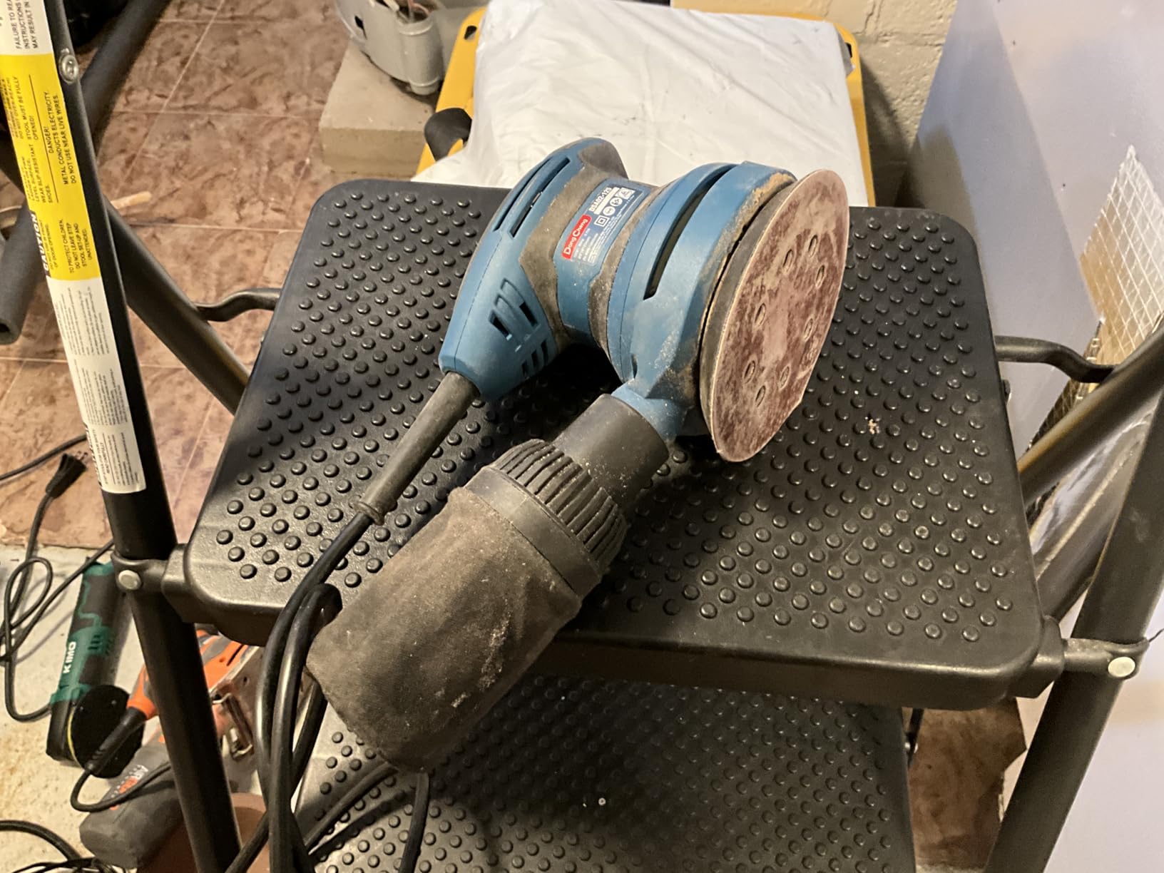 Dong Cheng 5-Inch Random Orbital Sander 3.2A 12800OPM Electric Palm Sander customer photo 1