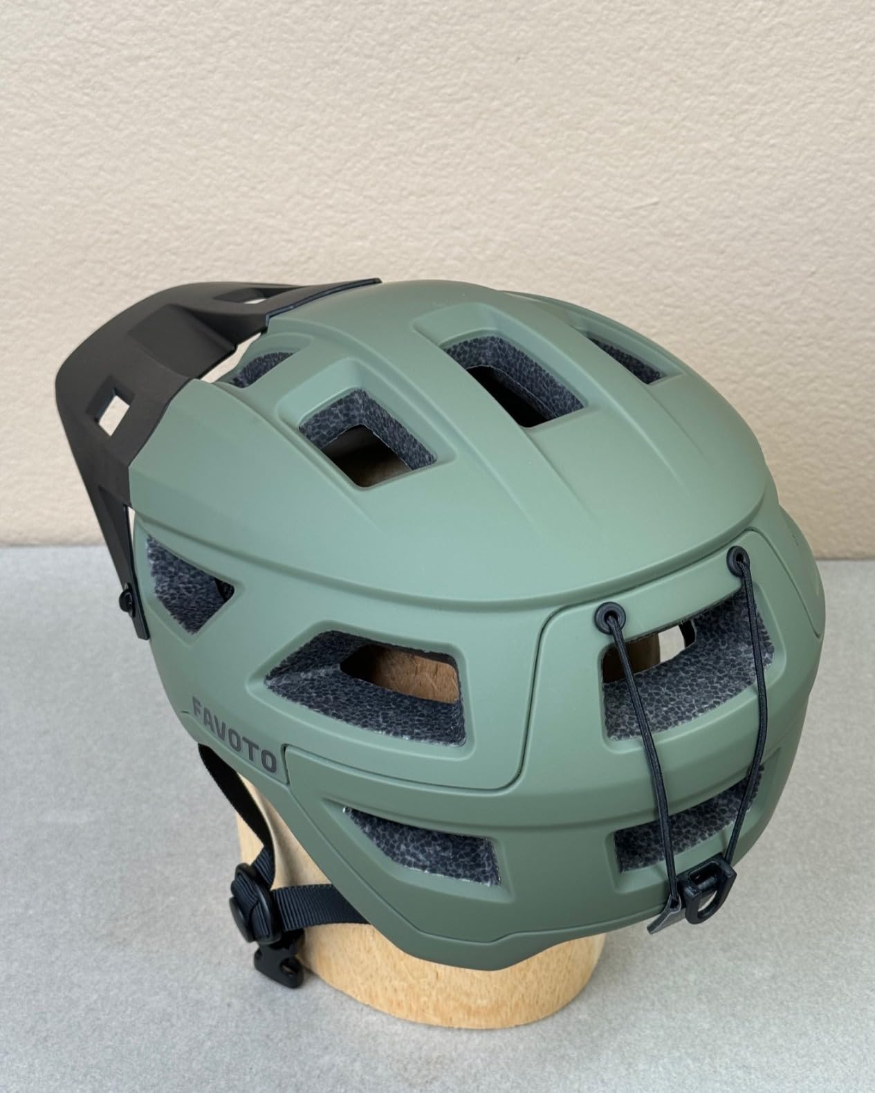 Favoto Adult Mountain Bike Helmet for Men & Women, Magnetic Buckle MTB Helmet with Removable Visor, Lightweight for Commuting & Off-Road Cycling customer photo 1