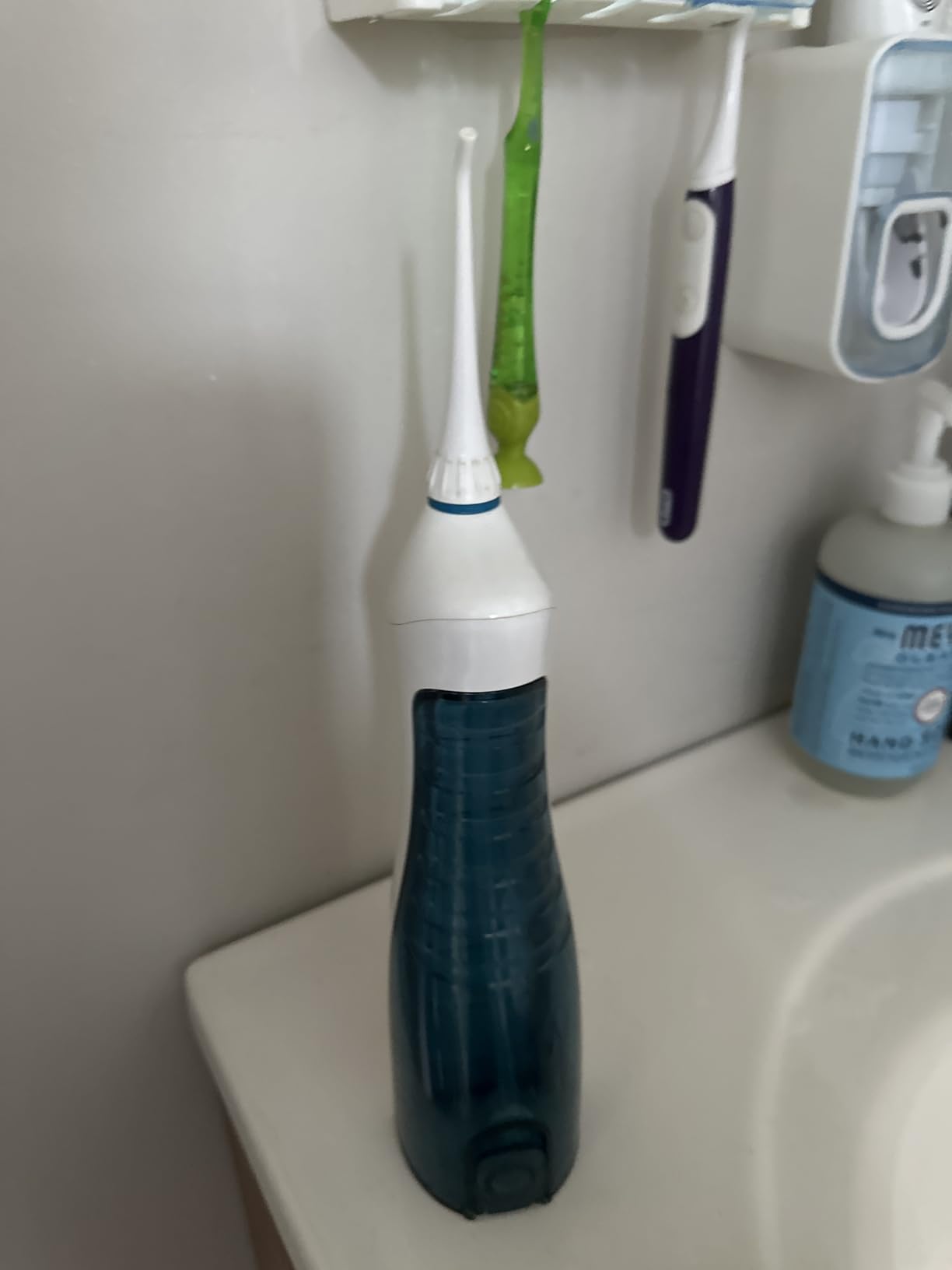 AquaSonic Water Flosser - Cordless Rechargeable Water Flossers for Teeth Cleaning - Waterproof Aqua Flosser, Portable Oral Irrigator for Dental Cleaning with 5 Jet Tips - Braces Home Travel customer photo 2