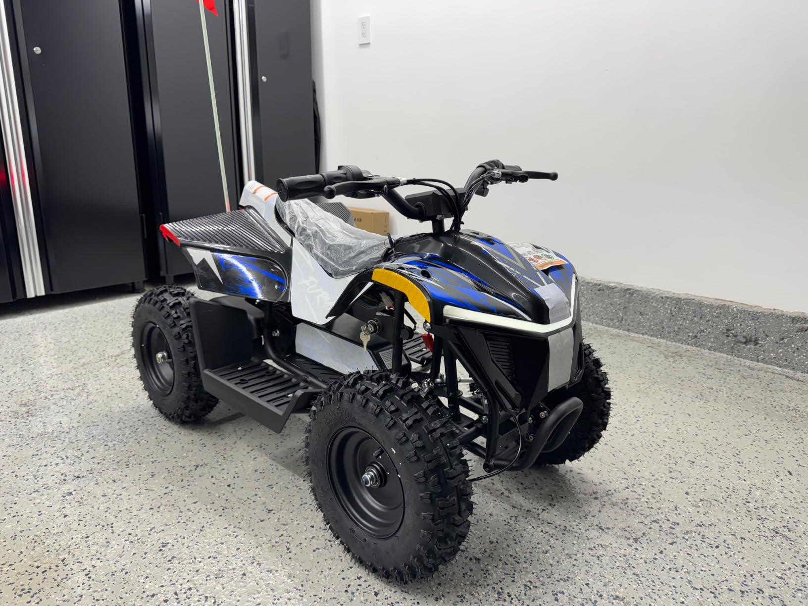 Droyd Electric ATV Fury, 36V Kids Quad Bike with 500W Brushless Powerful Motor, 8-10 Miles Long Range Electric 4 Wheeler with Throttle Controlled Dual Suspension for Boys Girls Ages 6+ (Blue) customer photo 1