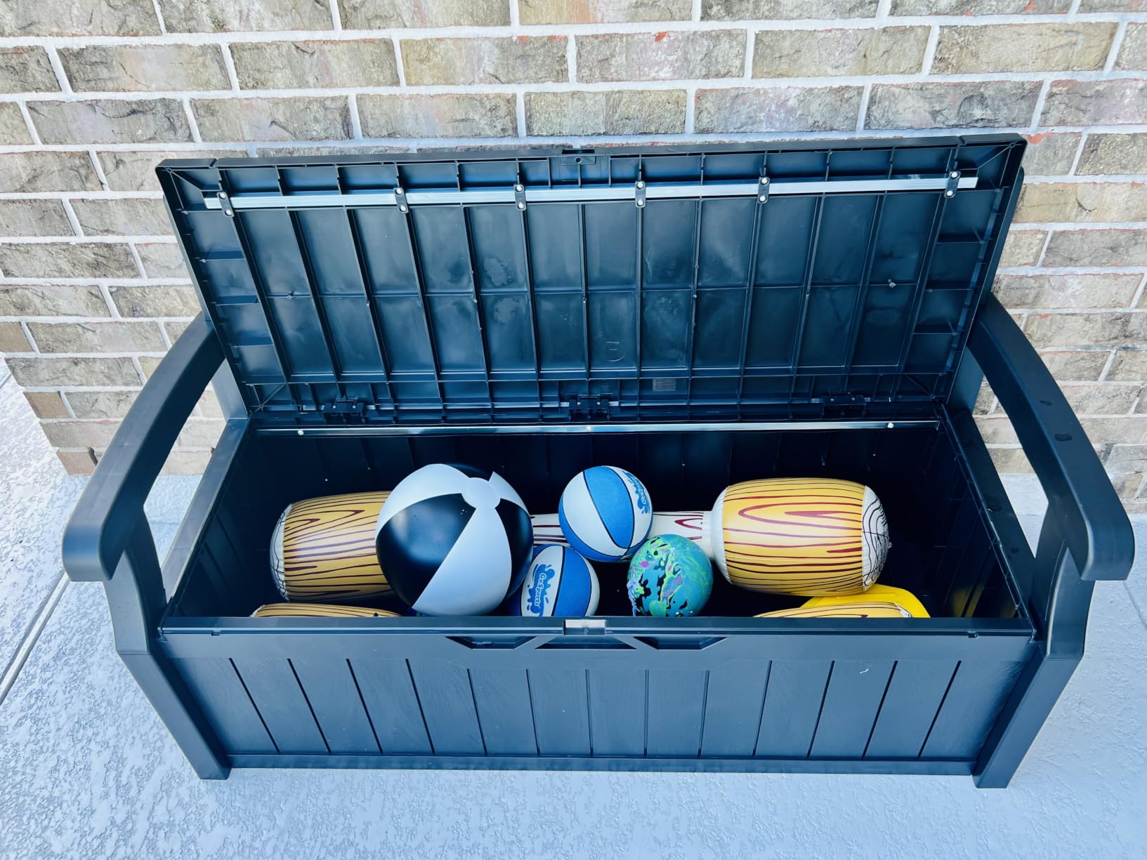 Greesum 80 Gallon Storage Bench Outdoor Deck Box with Armrest, Patio Furniture, Lockable, Waterproof and UV Resistant, Suitable for Garden, Pool, Black customer photo 2
