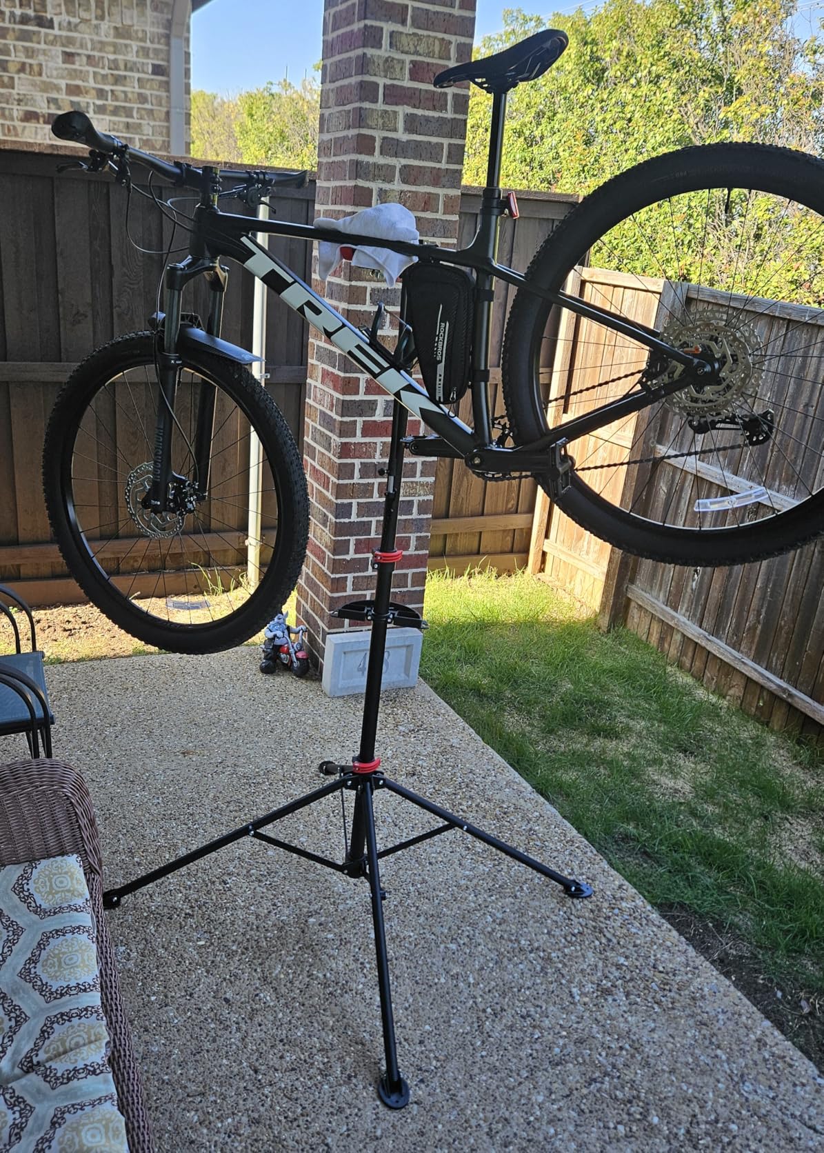 CXWXC Bike Repair Stand - Bike Stand For Maintenance Workstand - Ebike Repair Stand Shop Home Mechanics for E Bike, Mountain Bike and Road Bike customer photo 1
