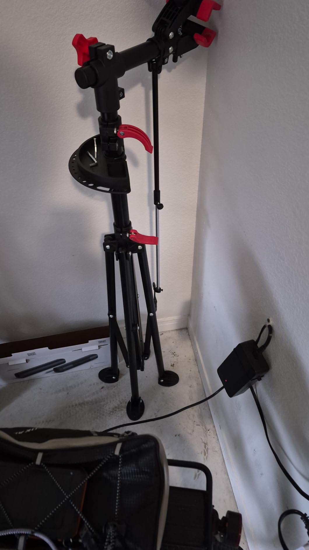 CXWXC Bike Repair Stand - Bike Stand For Maintenance Workstand - Ebike Repair Stand Shop Home Mechanics for E Bike, Mountain Bike and Road Bike customer photo 2