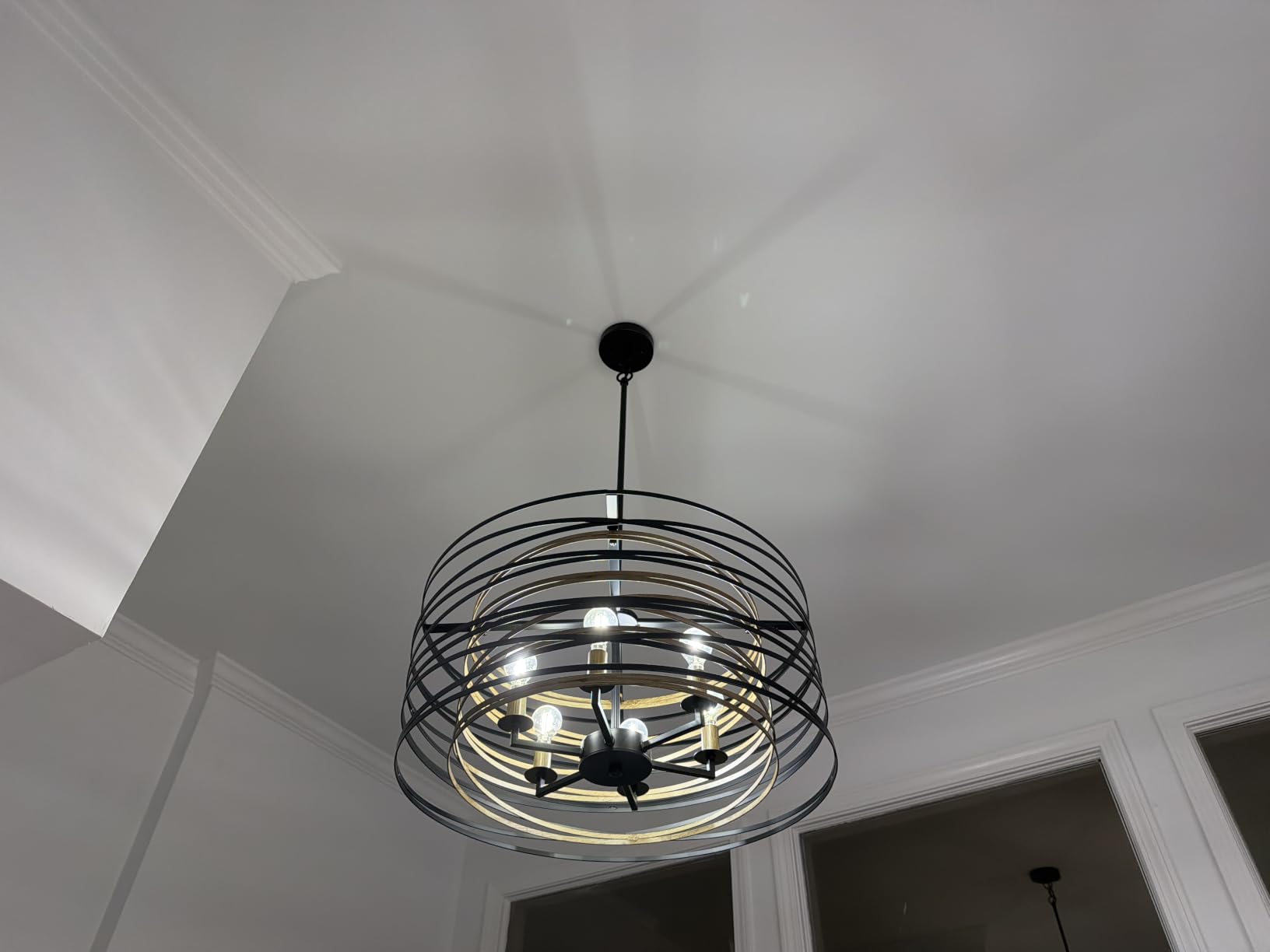 Sigaitwei 33.5''Farmhouse Dining Room Light Fixture,5-Light Kitchen Island Lighting,Industrial Chandelier for Dining Room Over Table Kitchen,Large Linear Chandelier with Retro Wood Texture Interior customer photo 1