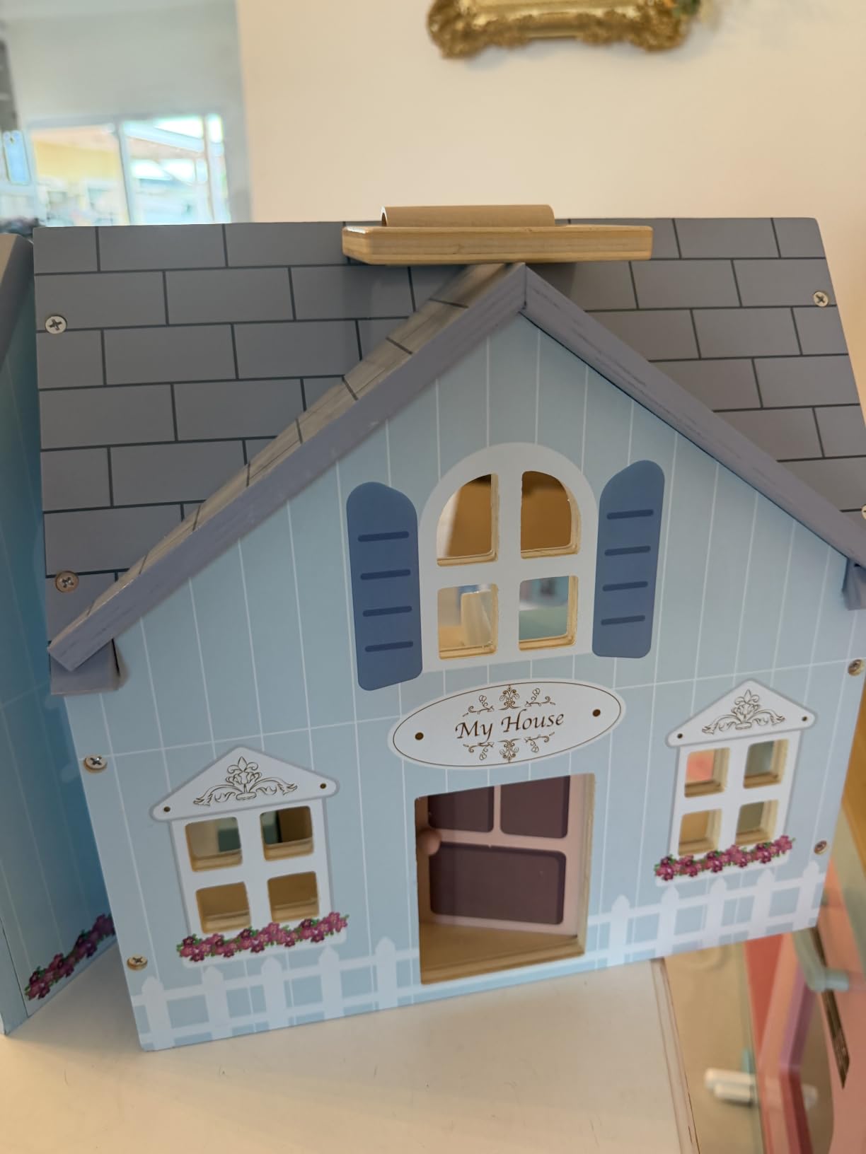 Foldable Wooden Dollhouse with 13PCS Furniture, 4 Rooms and 2 Flexible Dolls, Pretend Play Doll House Set with Portable Handle, Christmas Birthday Gift for Boys Girls Age 3+ customer photo 1